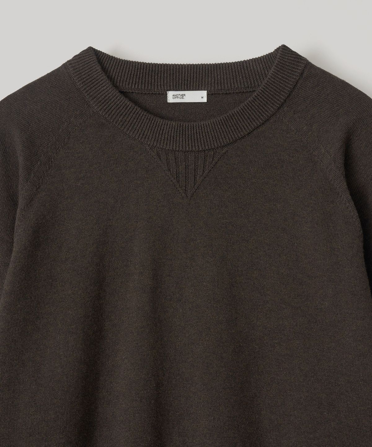 어나더오피스 우먼(ANOTHER OFFICE WOMEN) W. Whole Garment Crew-Neck Knit (Dark Brown)
