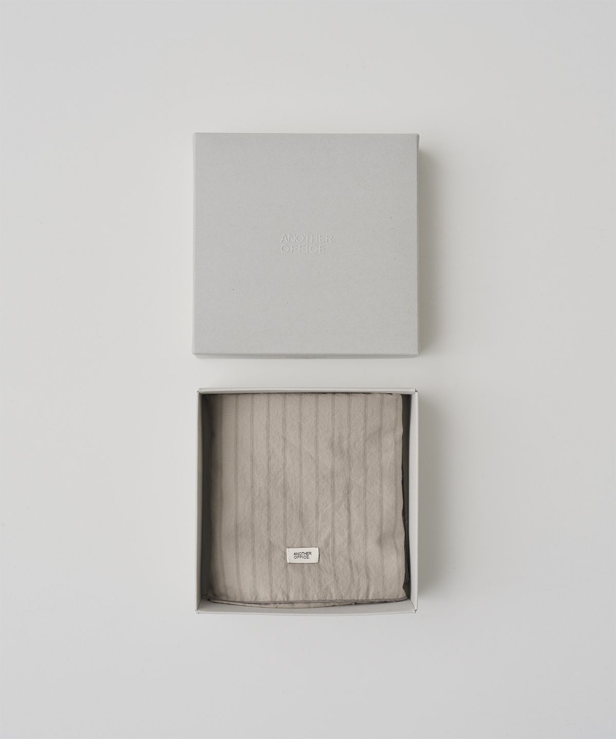 어나더오피스 우먼(ANOTHER OFFICE WOMEN) W. Zephyr Washed Scarf (Sand Stripe)
