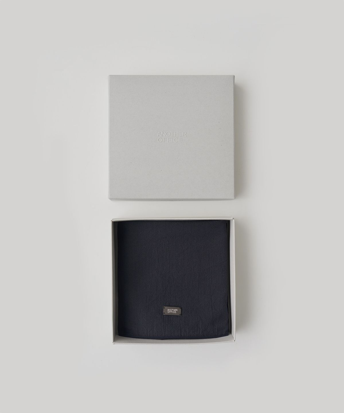 어나더오피스 우먼(ANOTHER OFFICE WOMEN) W. Zephyr Washed Scarf (Nautical Black)