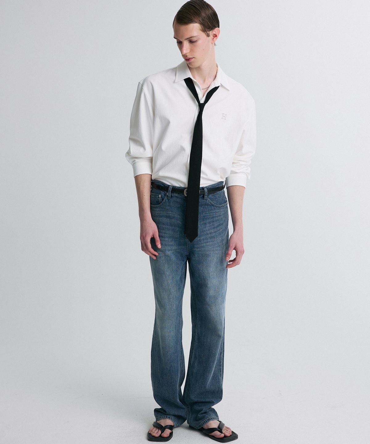 리이 맨(RERHEE MEN) SOFT FADE WASHED DENIM PANTS