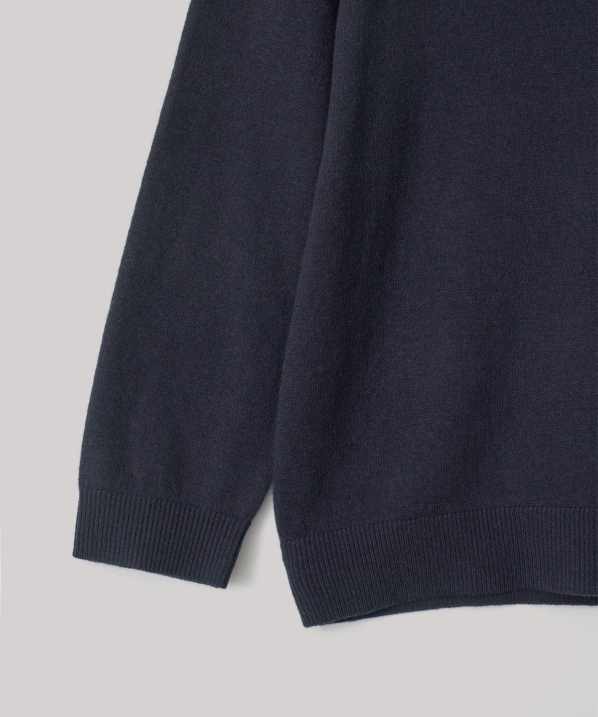어나더오피스 우먼(ANOTHER OFFICE WOMEN) W. V-Neck Solid Knit (Navy)