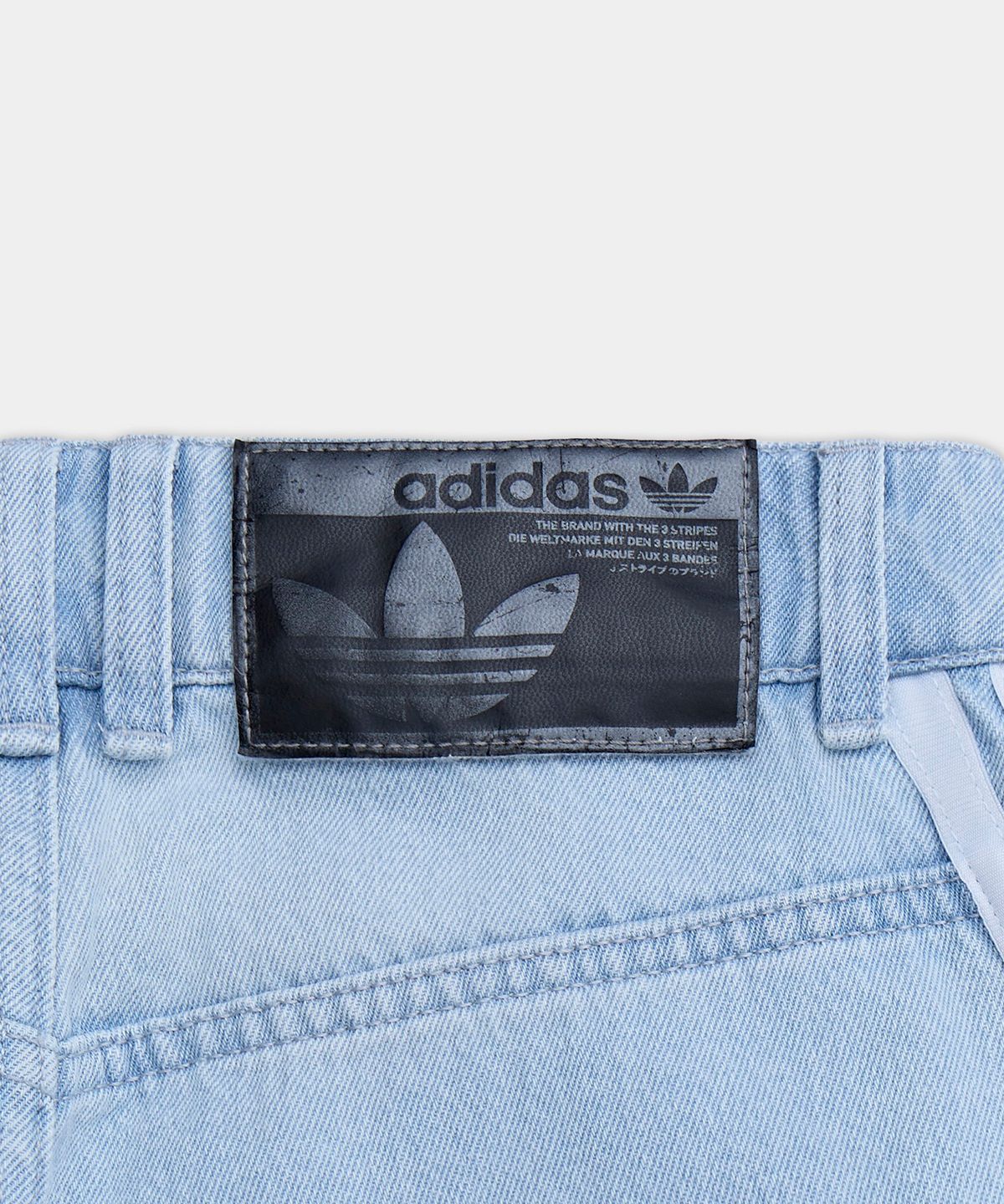 아디다스(ADIDAS) 아딜레늄 시즌 5 데님 진 - 라이트블루 / KX4822