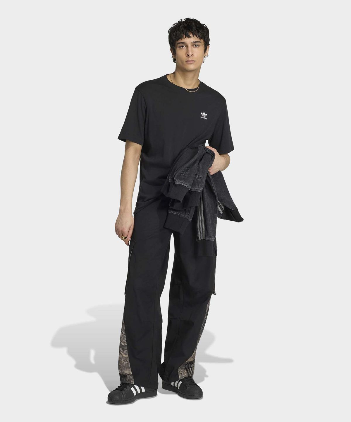 아디다스(ADIDAS) 아딜레늄 시즌 5 카고 팬츠 - 블랙 / KX4839