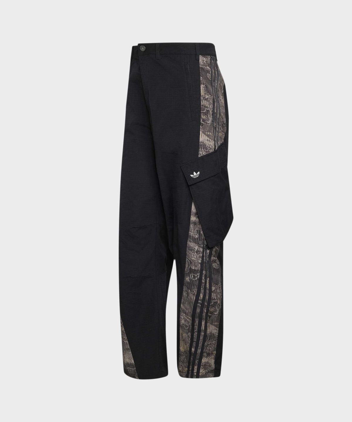 아디다스(ADIDAS) 아딜레늄 시즌 5 카고 팬츠 - 블랙 / KX4839