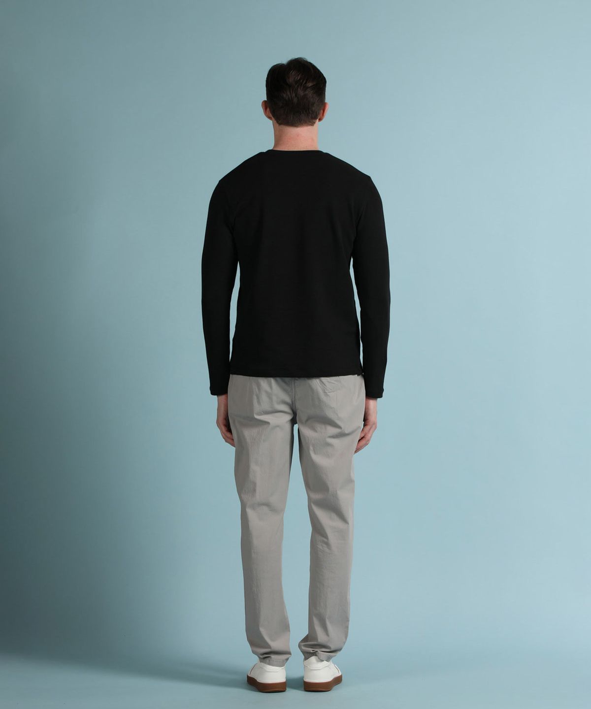 빠니깔레(PANICALE) 블랙 소프트 페탈 로고 티셔츠