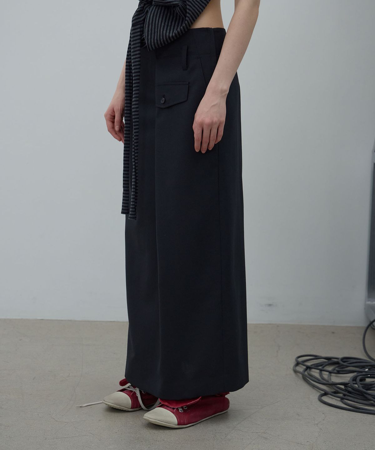 엘씨디씨티엠(LCDC™) OVERLAP LONG SKIRT (BLACK)