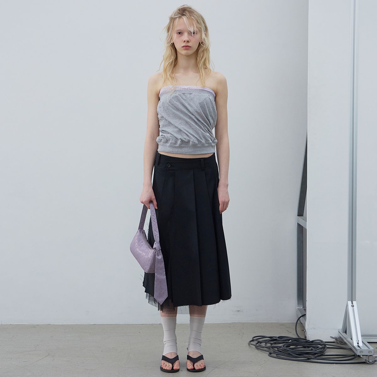 엘씨디씨티엠(LCDC™) TAILORED SHEER PLEATS SKIRT (BLACK)
