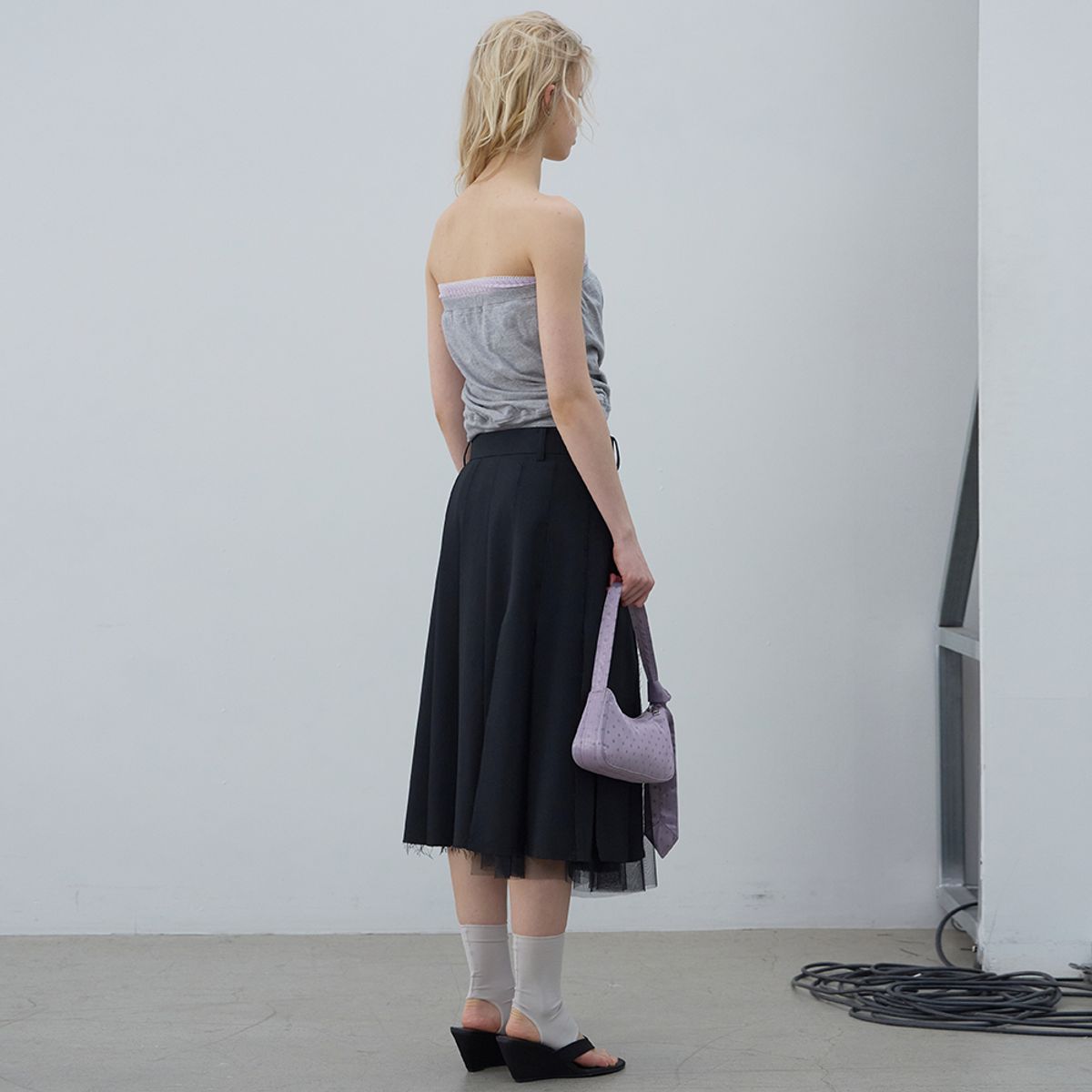 엘씨디씨티엠(LCDC™) TAILORED SHEER PLEATS SKIRT (BLACK)