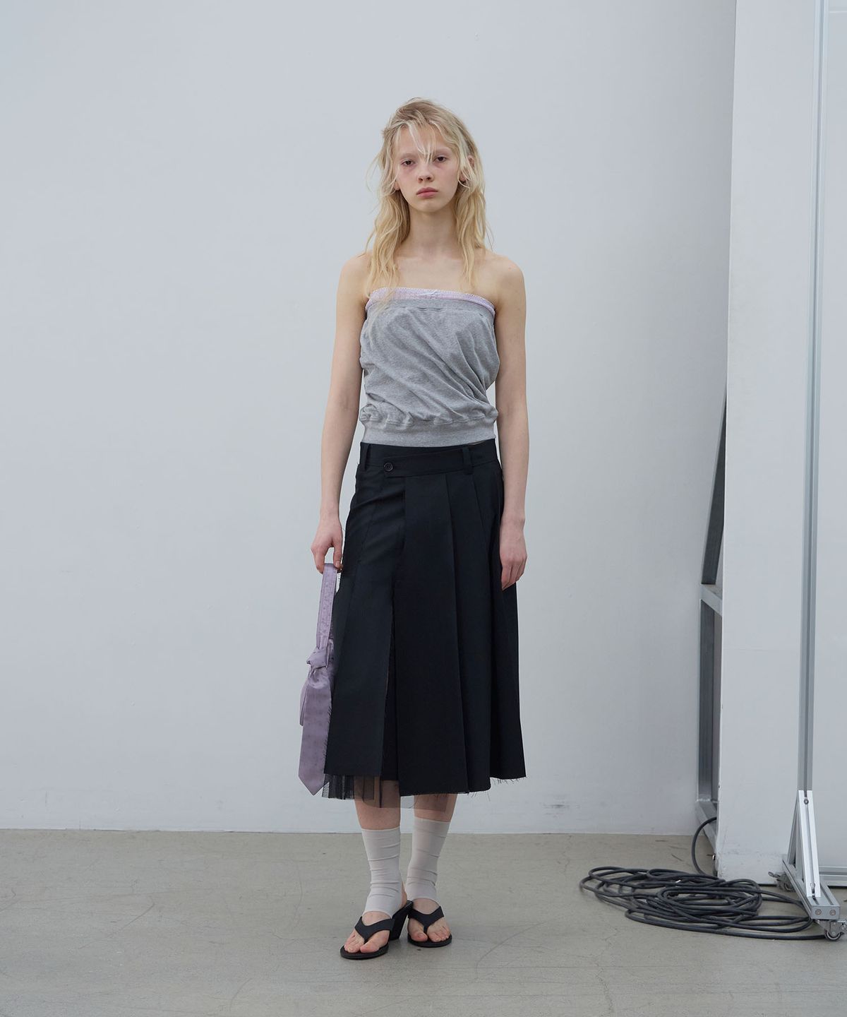엘씨디씨티엠(LCDC™) TAILORED SHEER PLEATS SKIRT (BLACK)