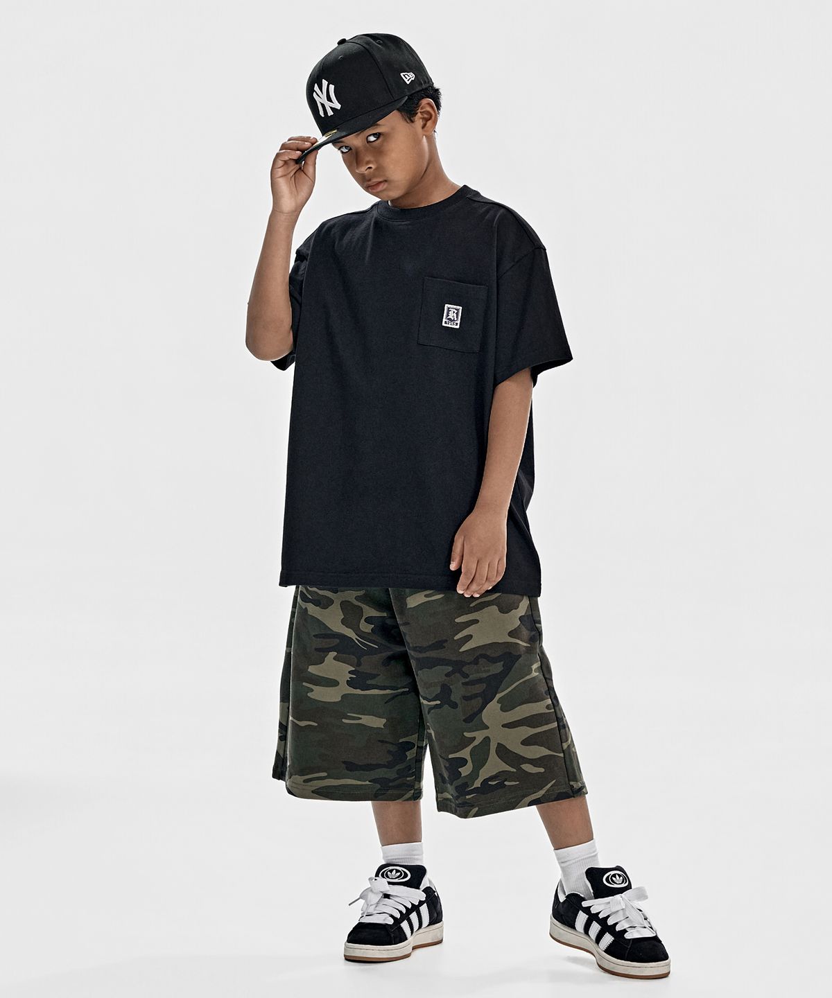 테이크이지 키즈(TAKEASY KIDS) 자이언트핏 포켓 티셔츠 (블랙)