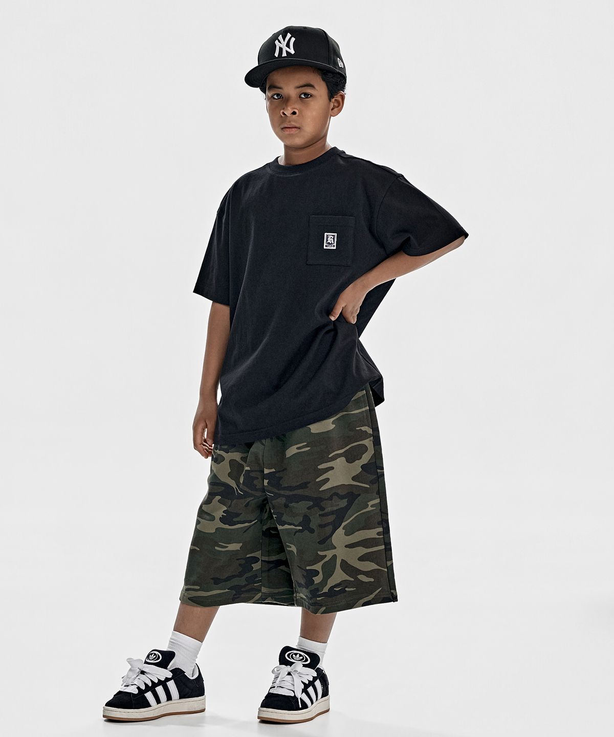 테이크이지 키즈(TAKEASY KIDS) 자이언트핏 포켓 티셔츠 (블랙)