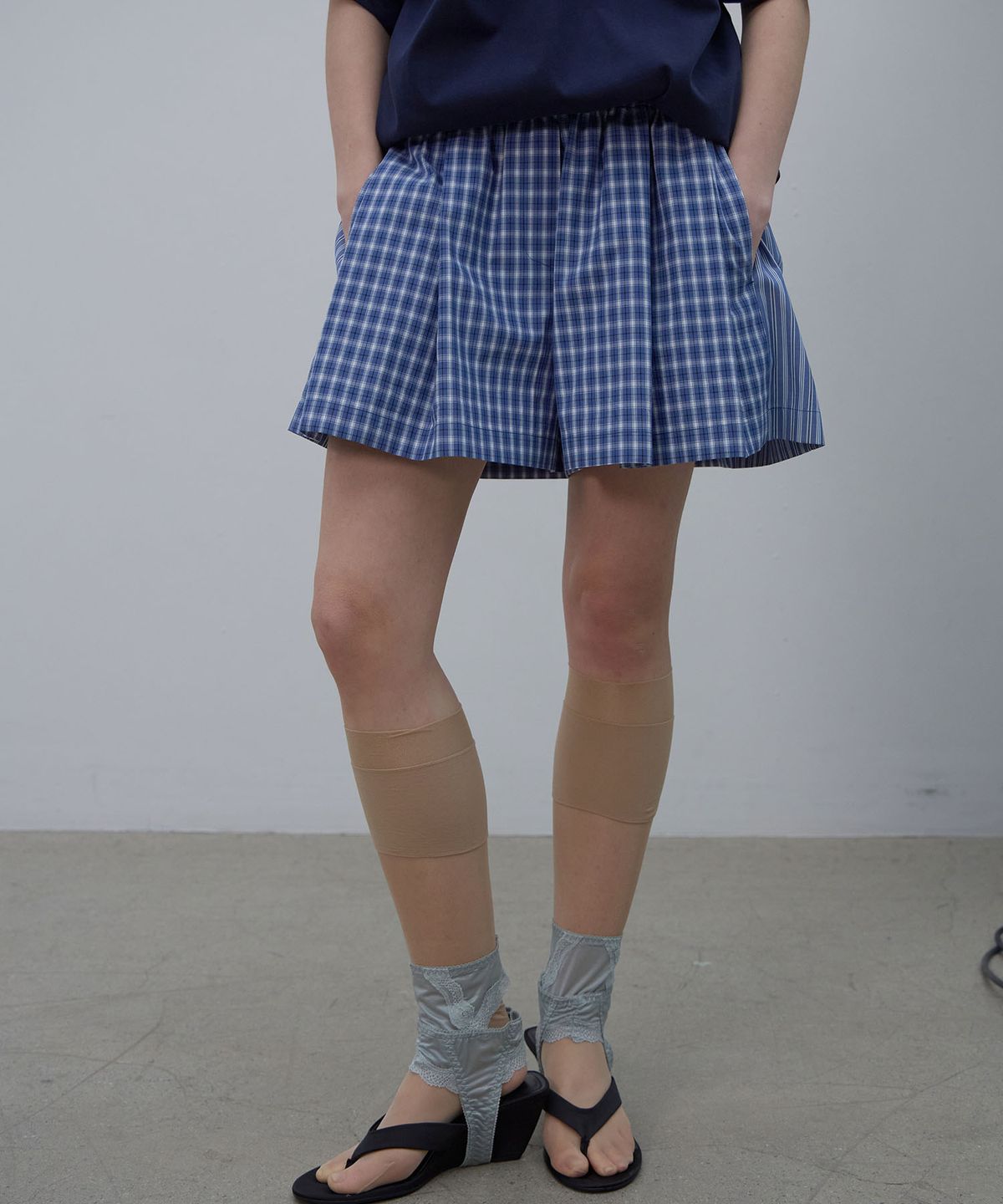 엘씨디씨티엠(LCDC™) CHECK PLEATED SHORTS (BLUE)