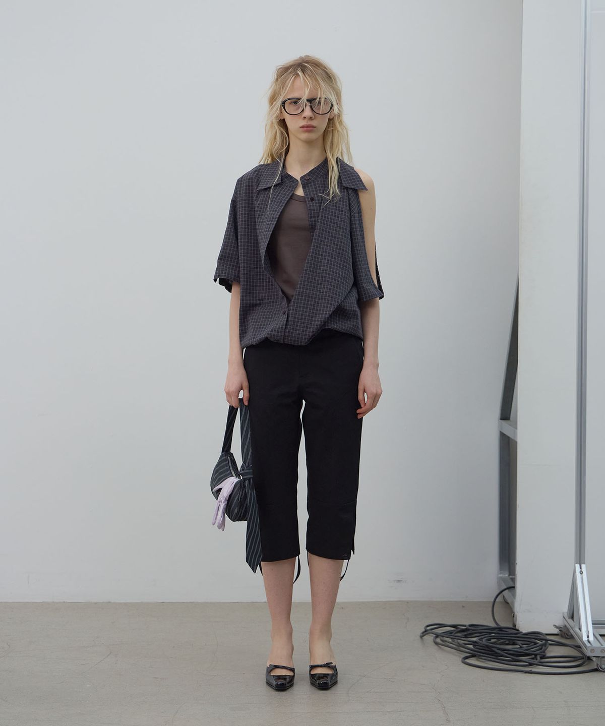 엘씨디씨티엠(LCDC™) SLIM STRAP CAPRI PANTS (BLACK)