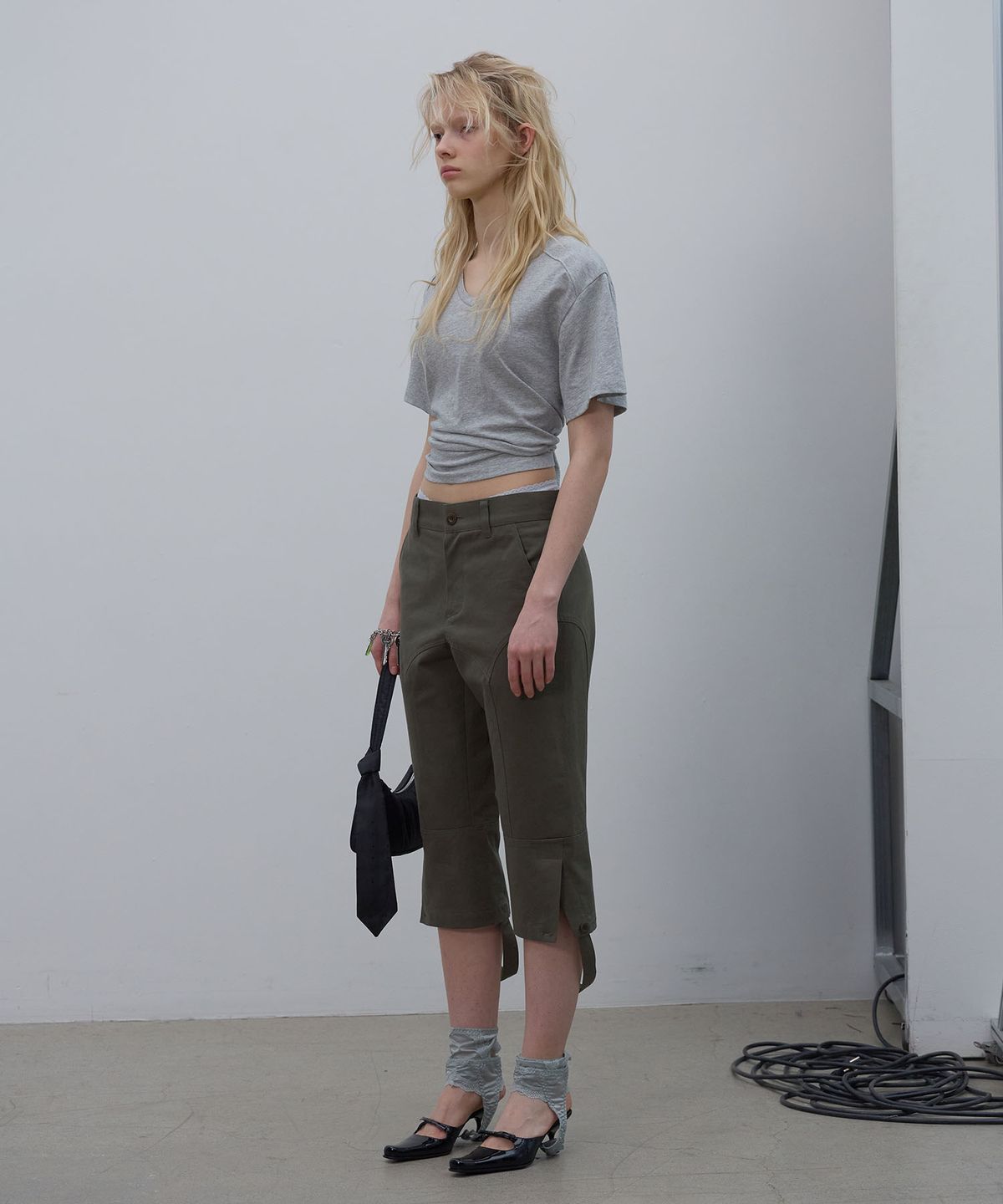 엘씨디씨티엠(LCDC™) SLIM STRAP CAPRI PANTS (KHAKI)