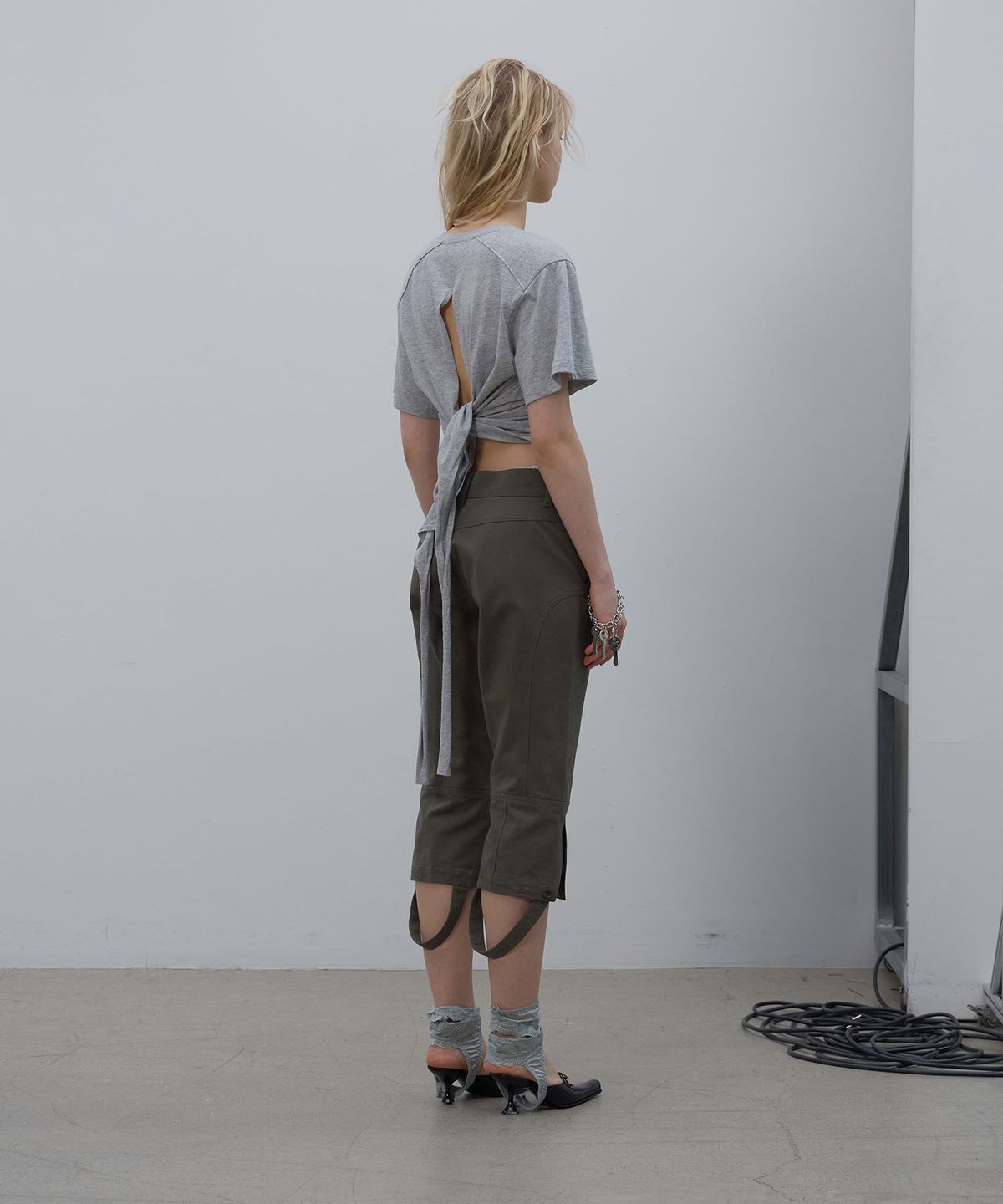 엘씨디씨티엠(LCDC™) SLIM STRAP CAPRI PANTS (KHAKI)