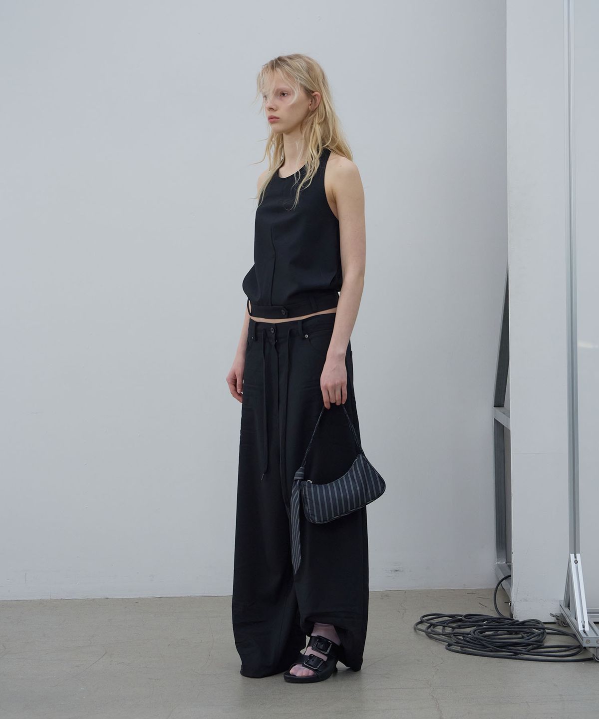 엘씨디씨티엠(LCDC™) CRINKLE DETAIL WIDE TROUSERS (BLACK)