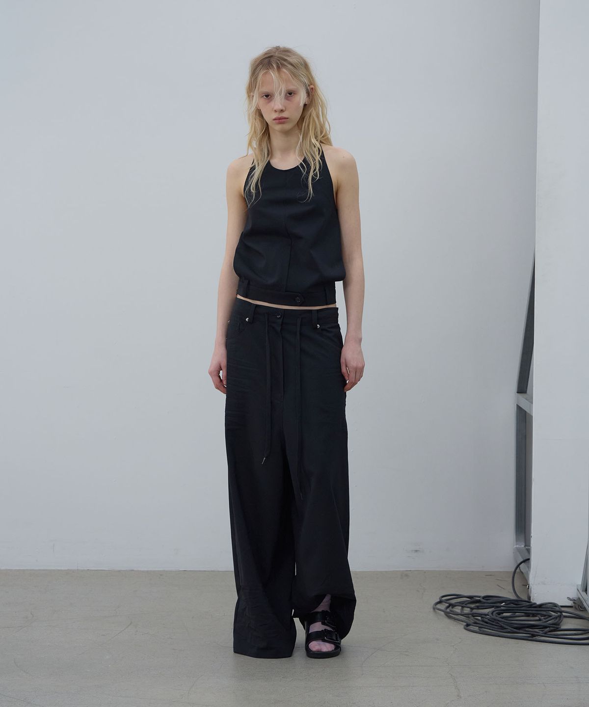 엘씨디씨티엠(LCDC™) CRINKLE DETAIL WIDE TROUSERS (BLACK)