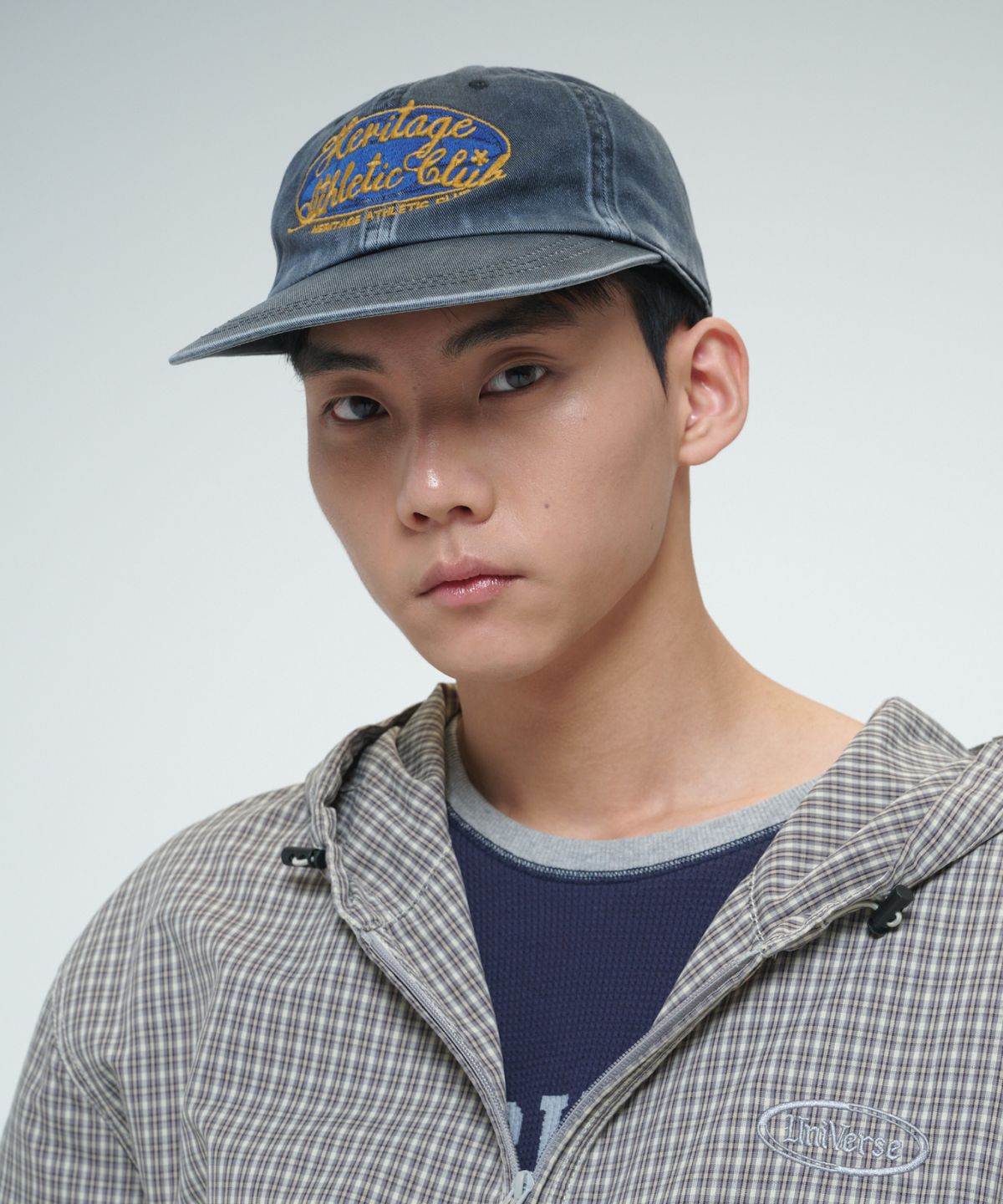 유니버스 가먼트(UNIVERSE GARMENT) 유니버스 싸인 롱 빌 워싱 캡_CHARCOAL GREY