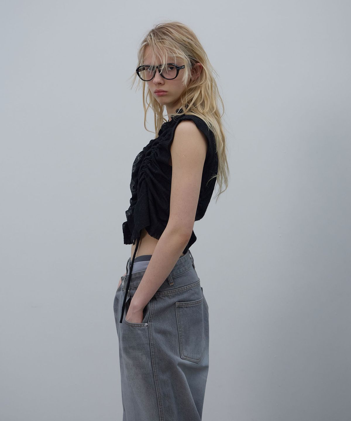 엘씨디씨티엠(LCDC™) ASYMMETRIC RUFFLE SHIRT (BLACK)
