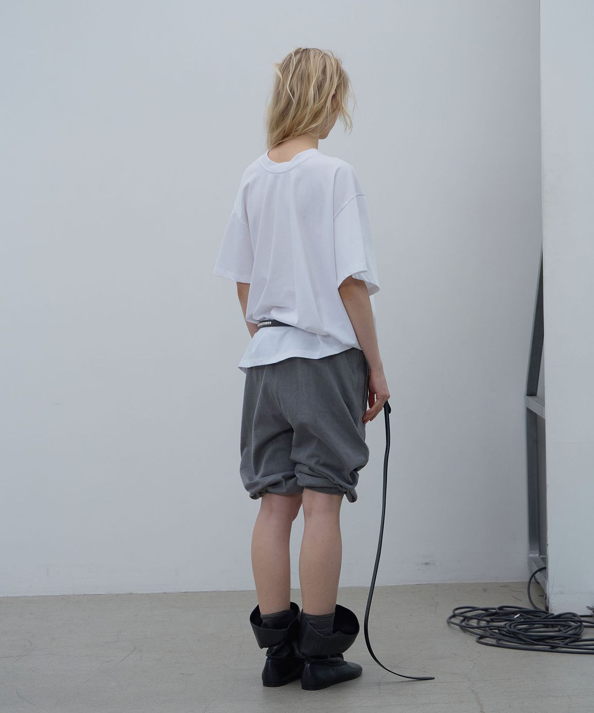 엘씨디씨티엠(LCDC™) DRAPED LETTERING PRINT T-SHIRT (WHITE)