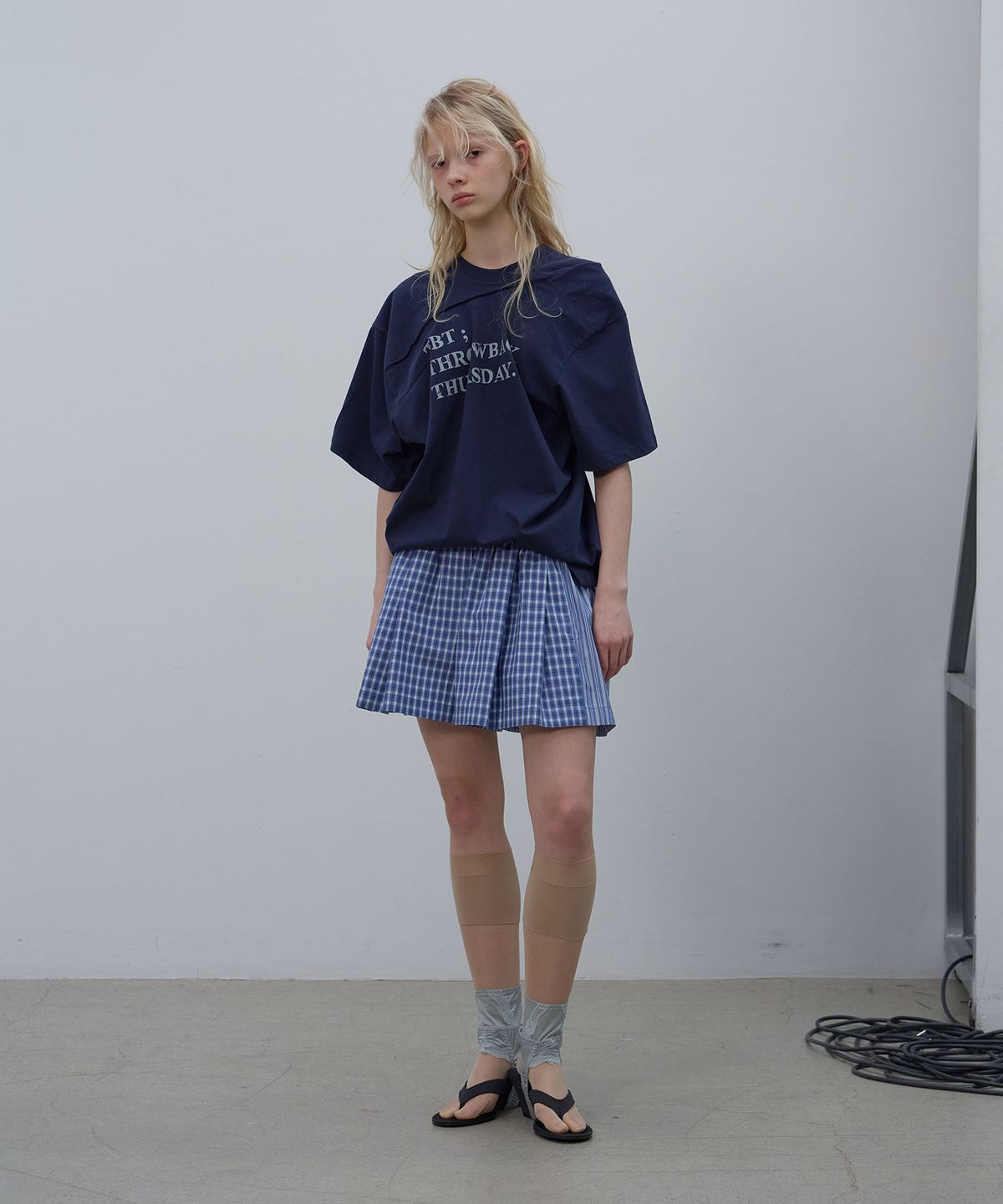 엘씨디씨티엠(LCDC™) DRAPED LETTERING PRINT T-SHIRT (NAVY)
