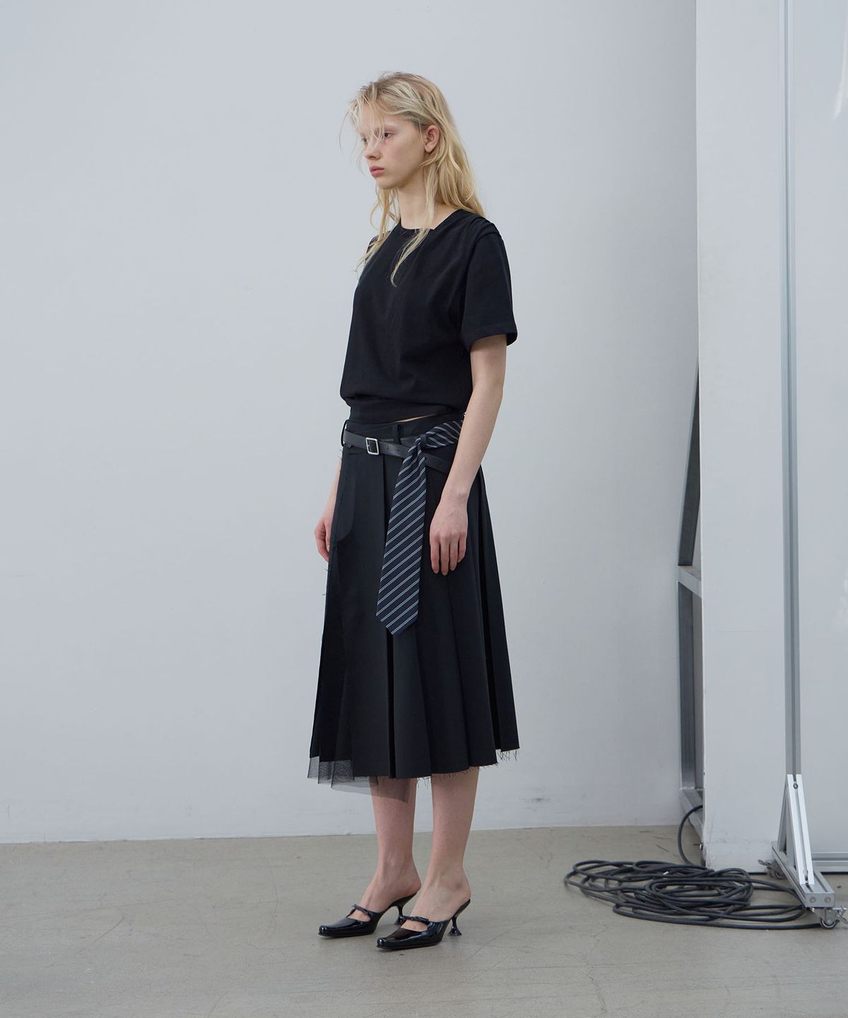 엘씨디씨티엠(LCDC™) ASYMMETRIC SLEEVE TOP (BLACK)