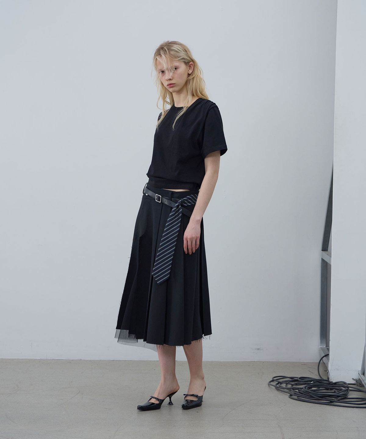 엘씨디씨티엠(LCDC™) ASYMMETRIC SLEEVE TOP (BLACK)