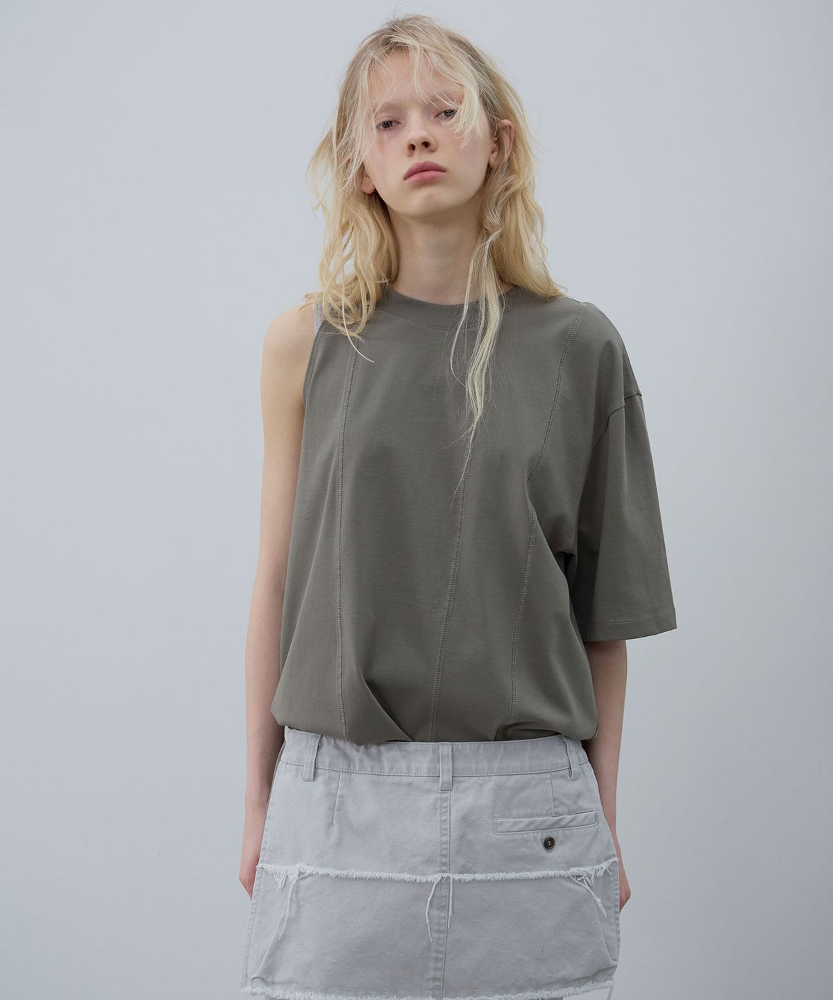 엘씨디씨티엠(LCDC™) SHOULDER SLIT TOP (KHAKI)