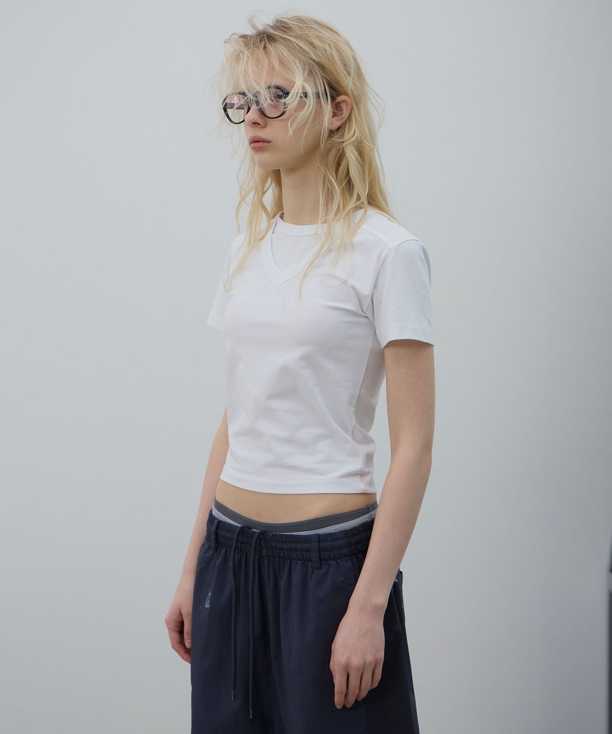 엘씨디씨티엠(LCDC™) DOUBLE LAYER V-NECK TOP (WHITE)