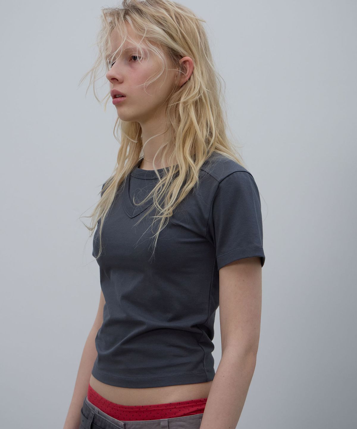 엘씨디씨티엠(LCDC™) DOUBLE LAYER V-NECK TOP (DARK GREY)