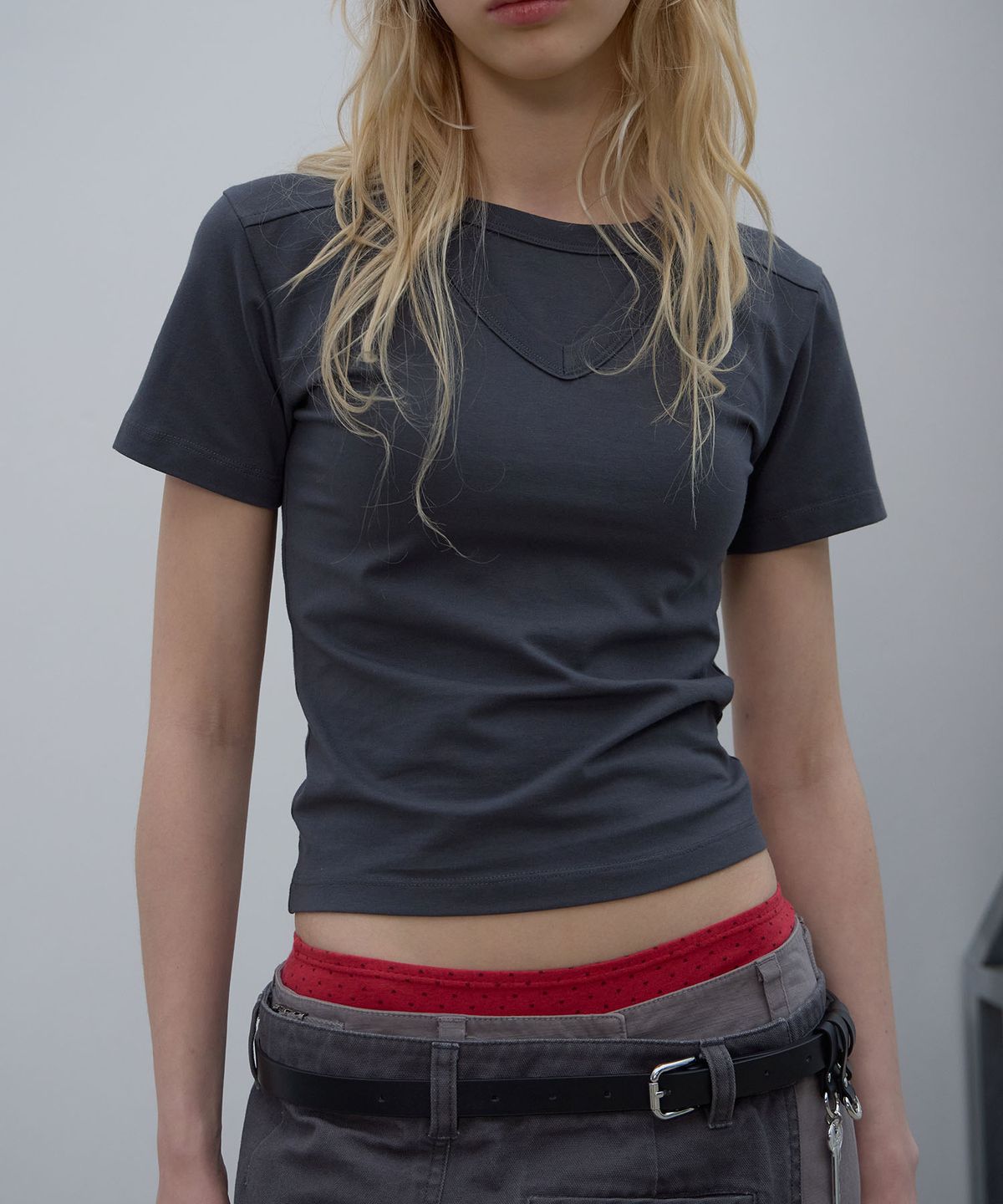 엘씨디씨티엠(LCDC™) DOUBLE LAYER V-NECK TOP (DARK GREY)