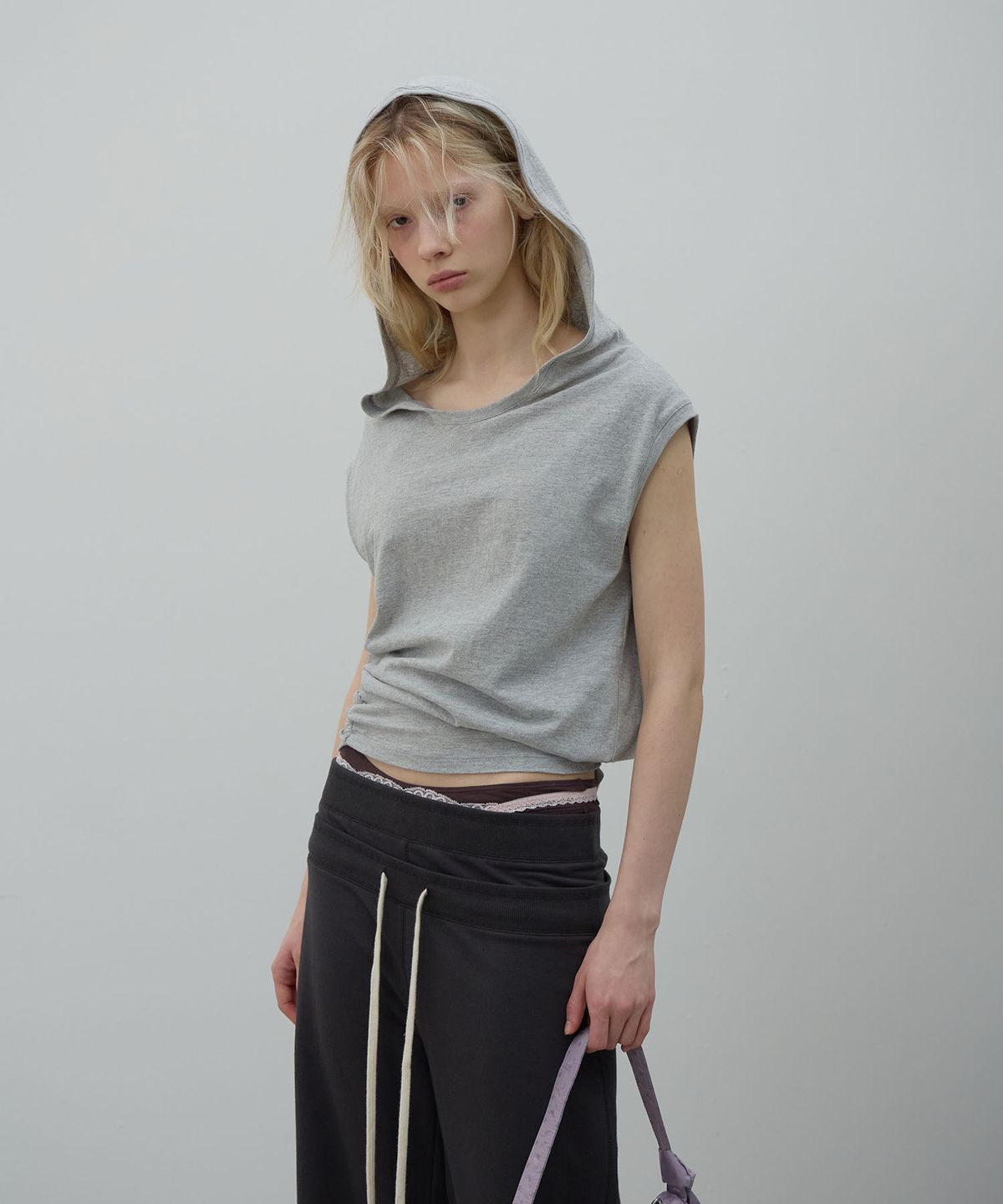 엘씨디씨티엠(LCDC™) STRAP HOODED SLEEVELESS TOP (MELANGE GREY)