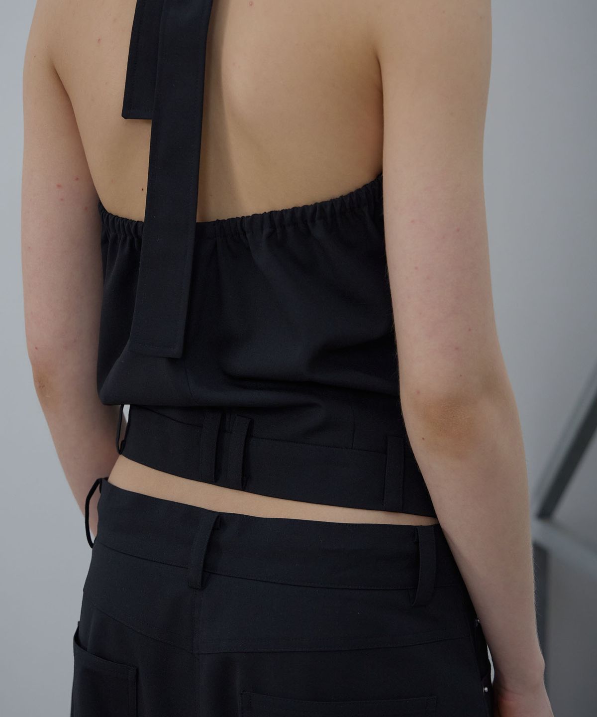 엘씨디씨티엠(LCDC™) BLACK TAILORED HALTER (BLACK)