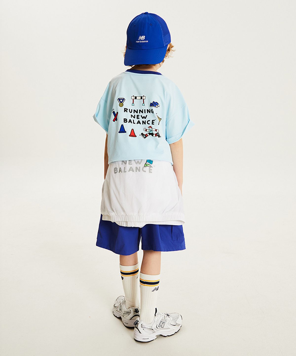 뉴발란스 키즈(NEWBALANCEKIDS) Run Festival_아동 쿨터치 반팔티 + 우븐 스트레치 팬츠 셋업 NK9YG2504U50