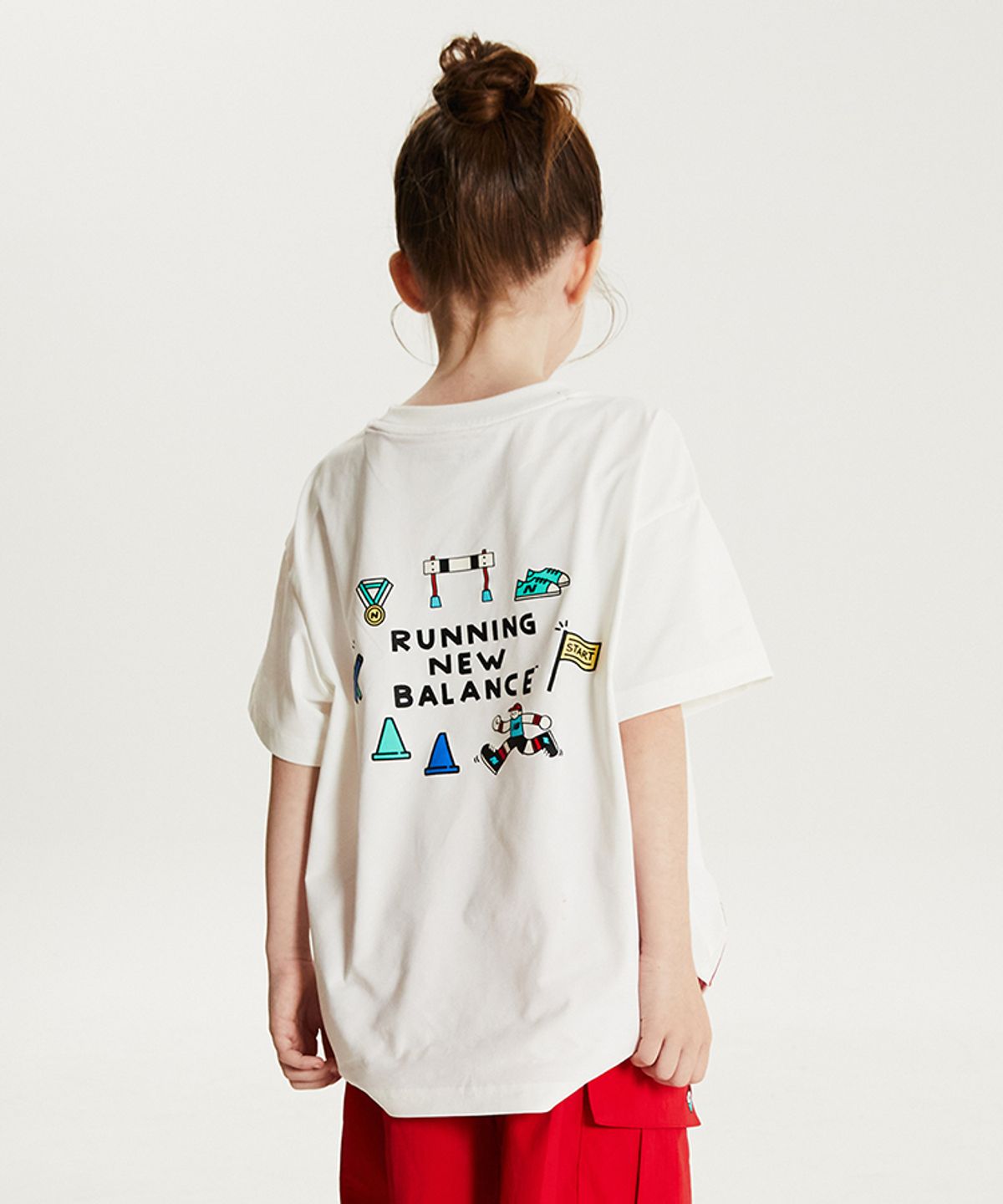 뉴발란스 키즈(NEWBALANCEKIDS) Run Festival_아동 쿨터치 반팔티 + 우븐 스트레치 팬츠 셋업 NK9YG2504U20