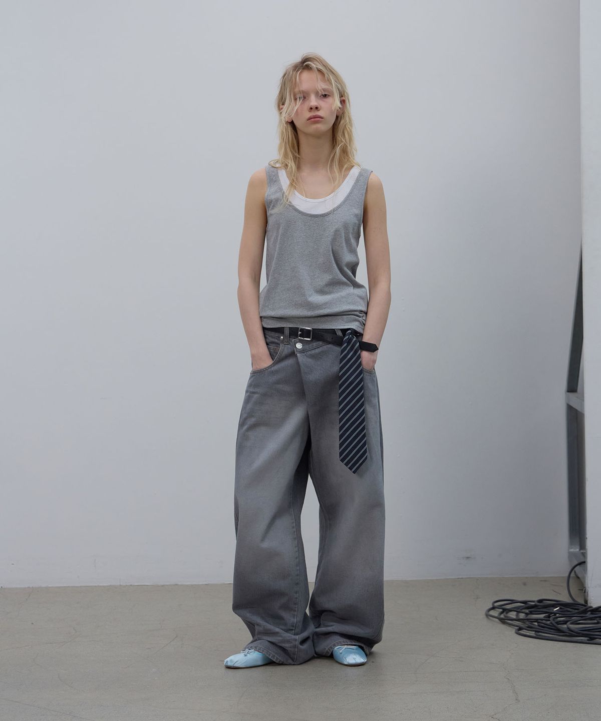 엘씨디씨티엠(LCDC™) SHAPED HEM TANK TOP (MELANGE GREY)