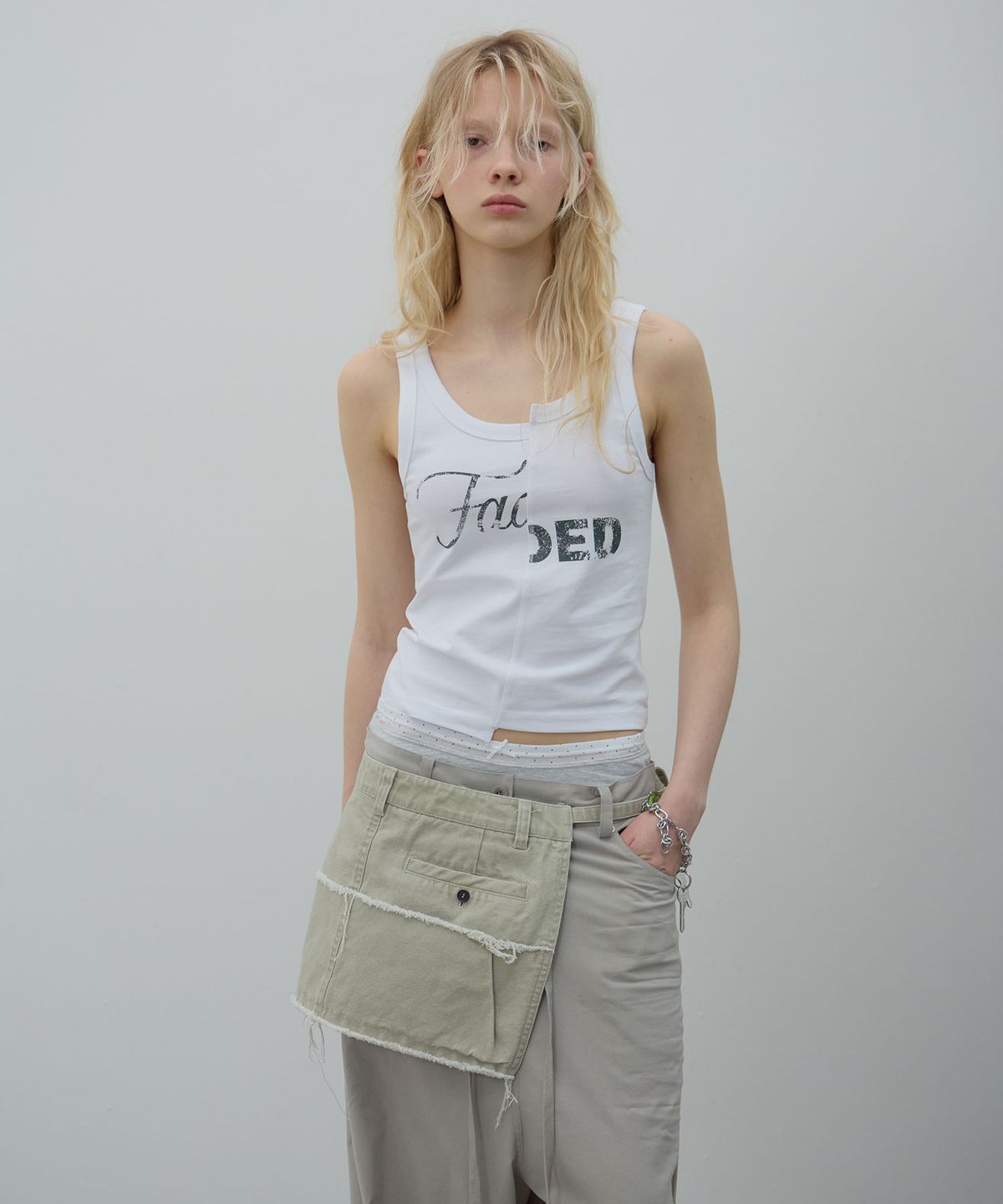 엘씨디씨티엠(LCDC™) SPLIT GRAPHIC TANK TOP (WHITE)
