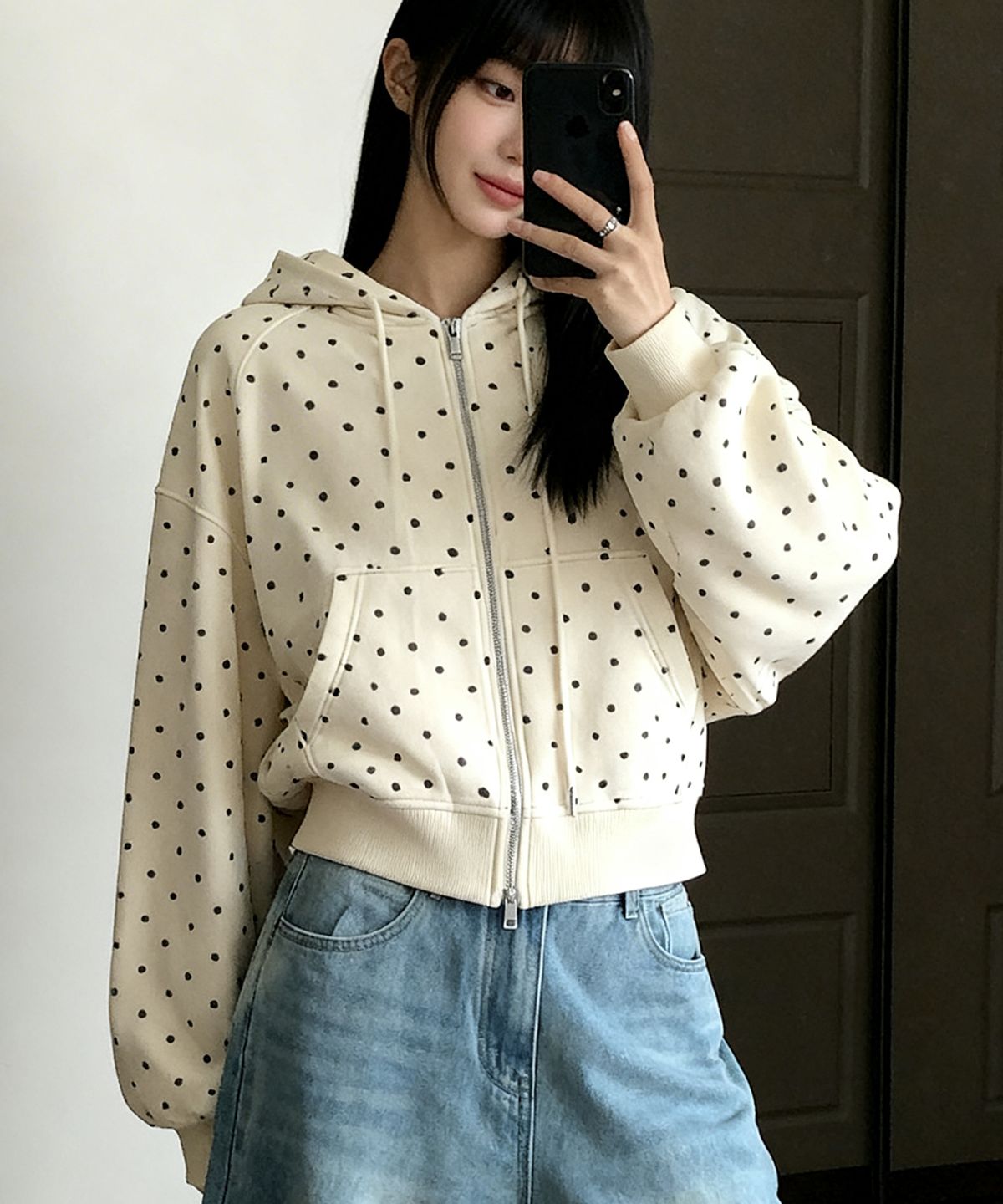 놈브레(NOMBRE) 시그니처 도트 핀턱 후드 집업 [아이보리]