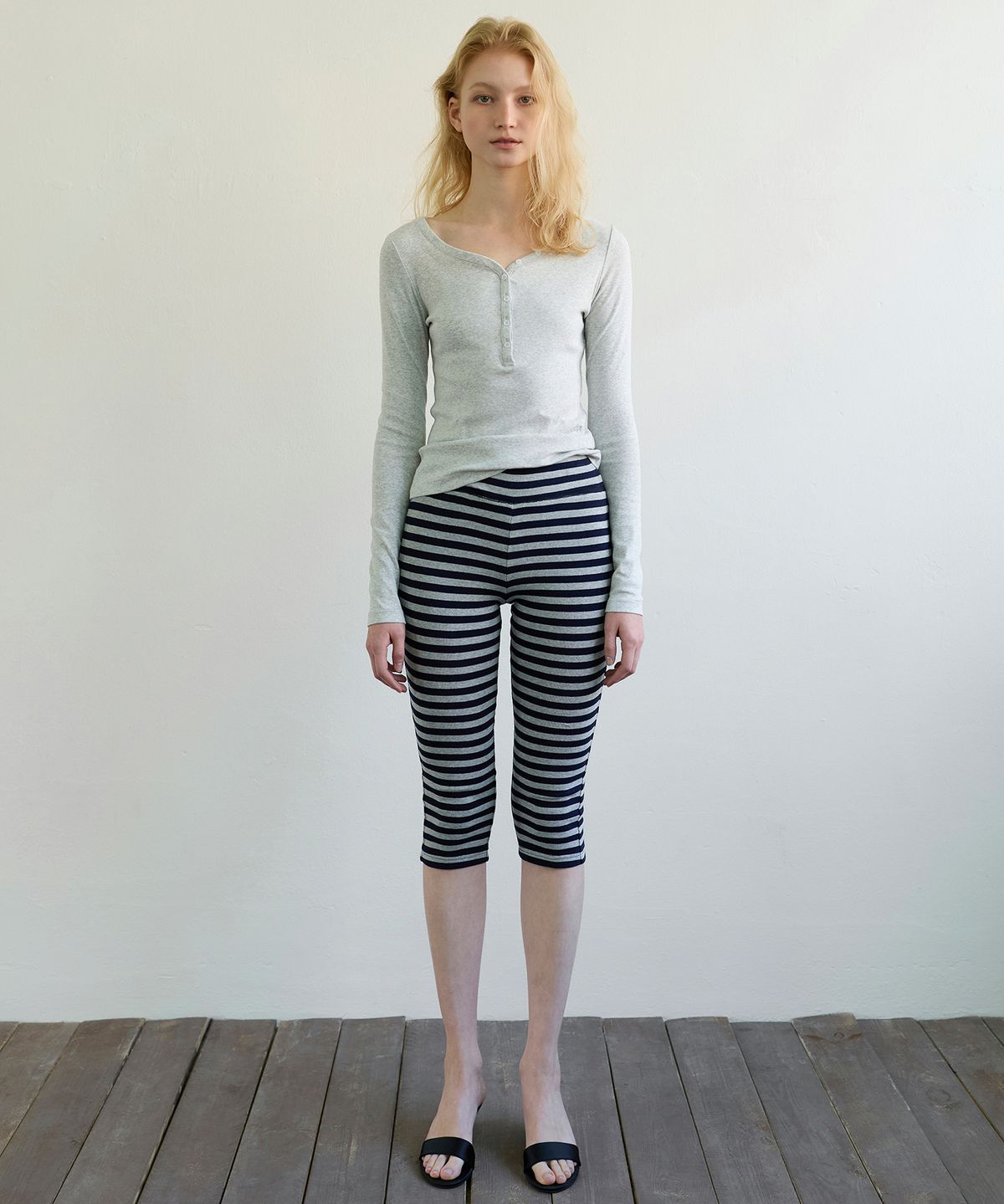 아옵트(AOPT) TWO-WAY HENLEY T-SHIRT - MELANGE GRAY