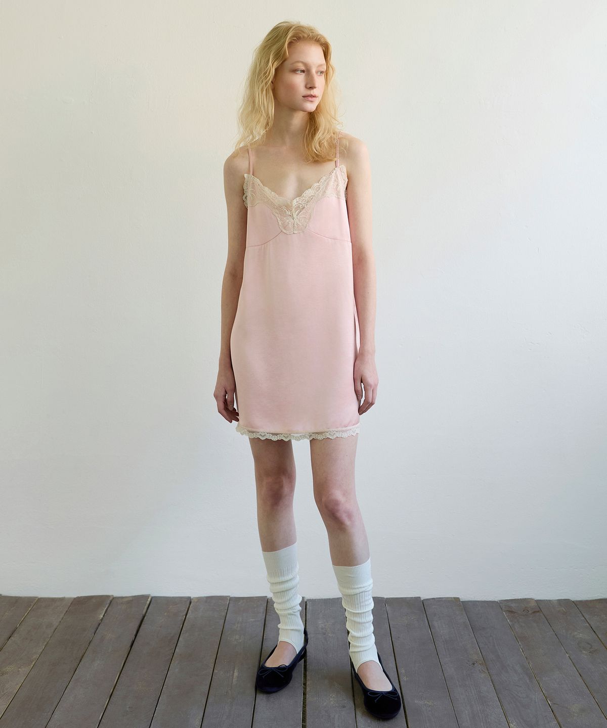 아옵트(AOPT) LACE SLIP MINI DRESS - PINK