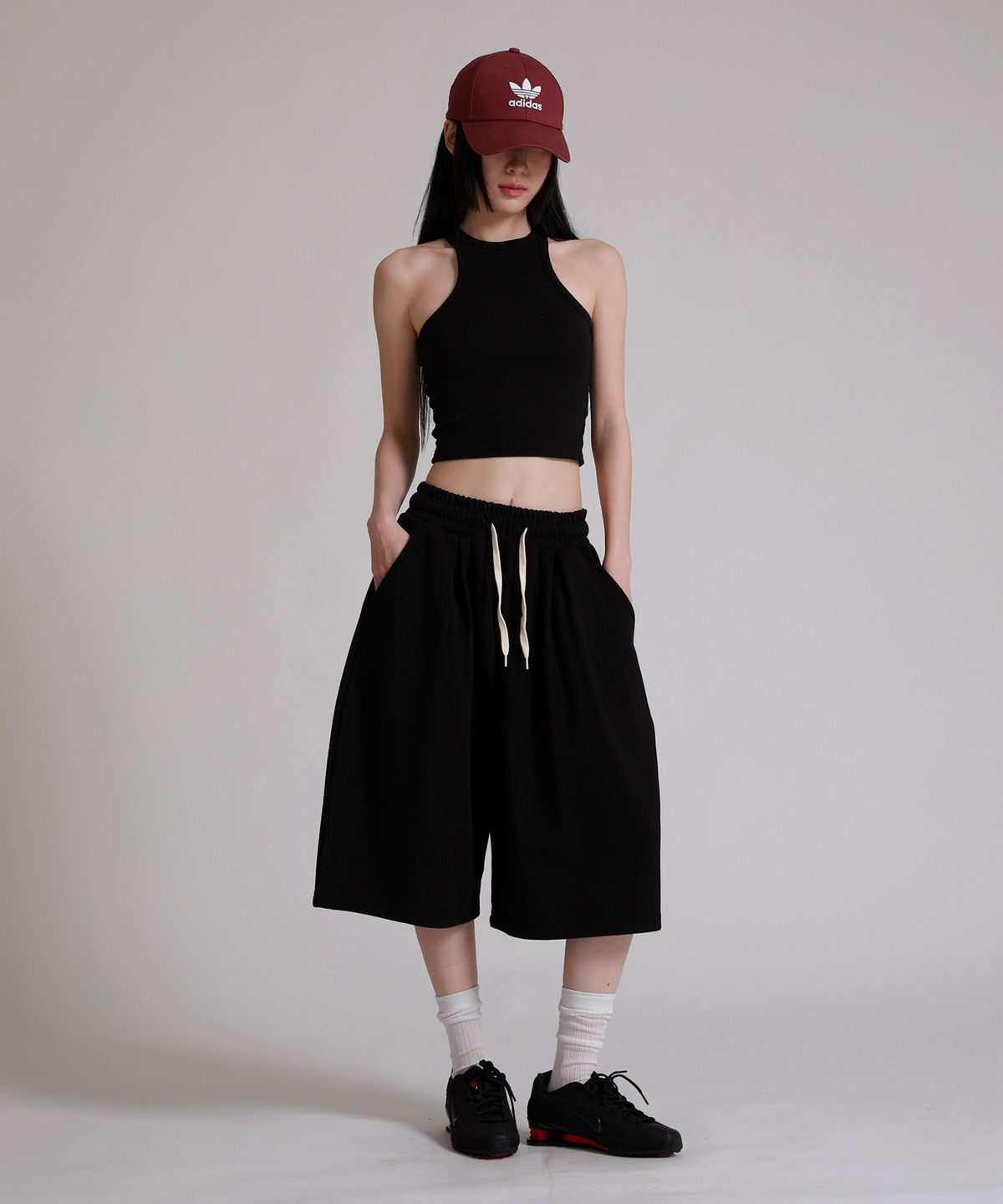 라이크더모스트(LIKE THE MOST) 원턱 더블 사이드 버뮤다 팬츠_블랙