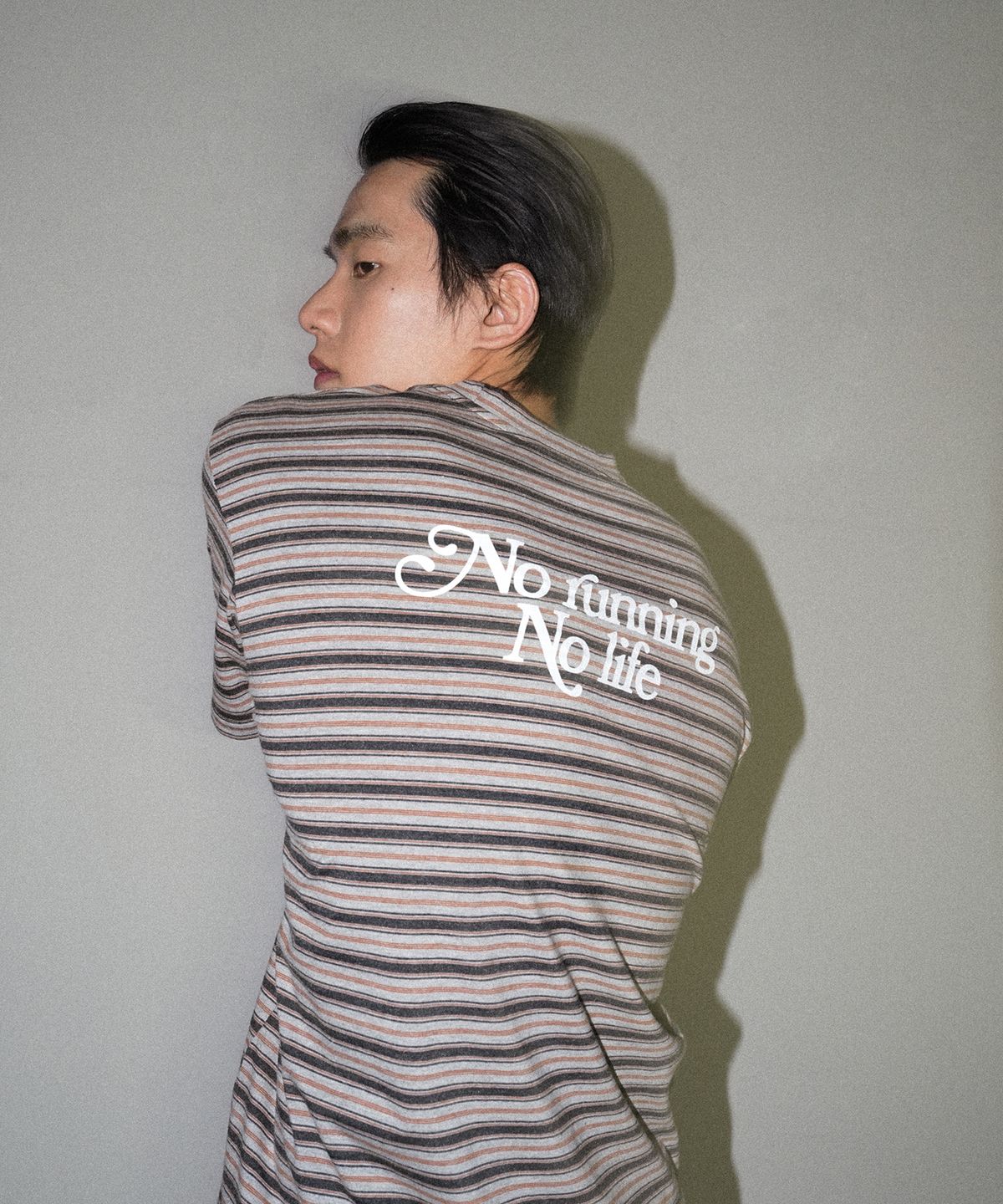 타스 (디아더생츄어리)(TAS (THEATHERSANCTUARY)) NRNL ST 반팔 티셔츠 - 데일리 (그레이)