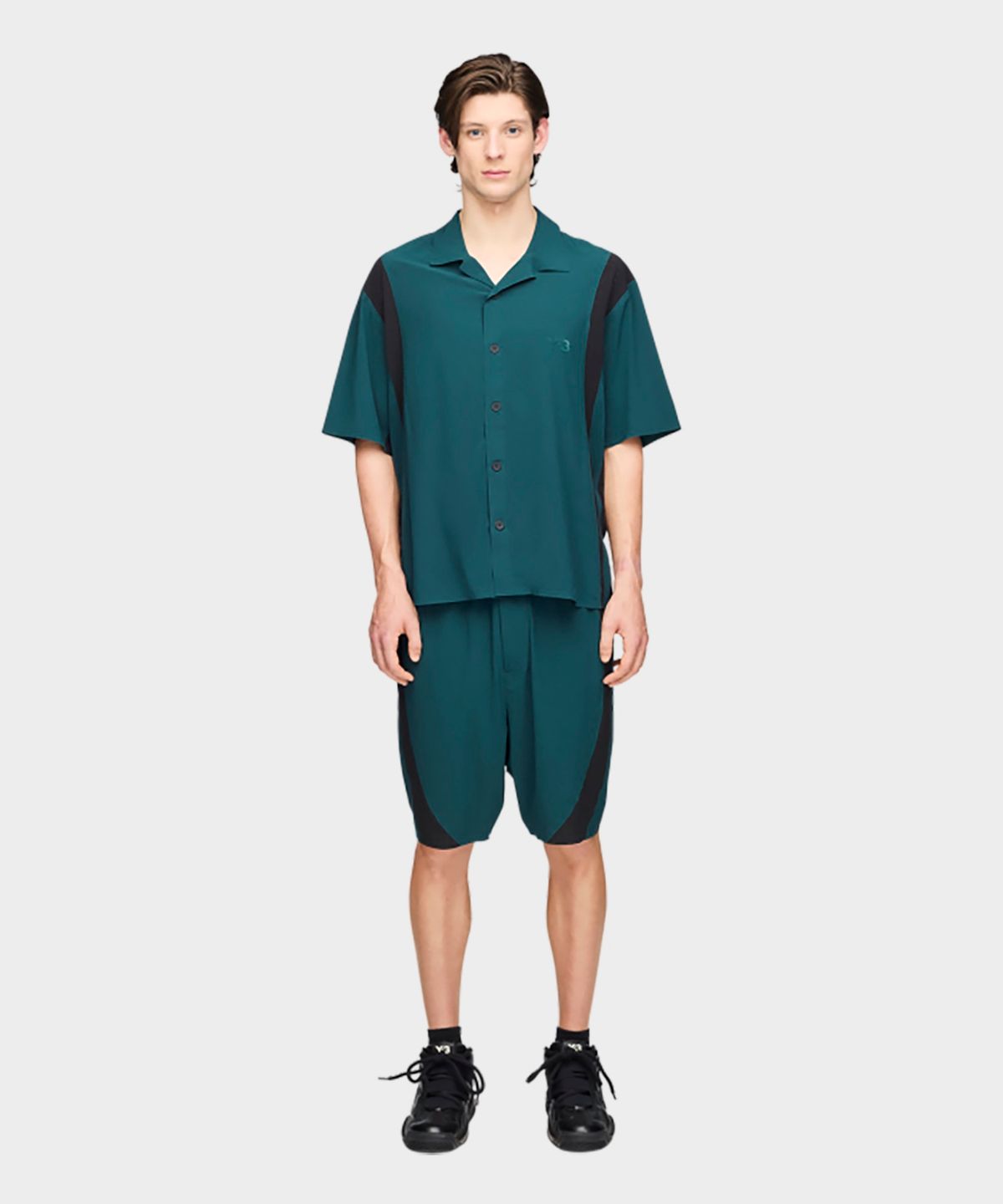와이쓰리(Y-3) (M) 울트라라이트 우븐 쇼츠 그린 M LT WOV SHORT AURORA IVY
