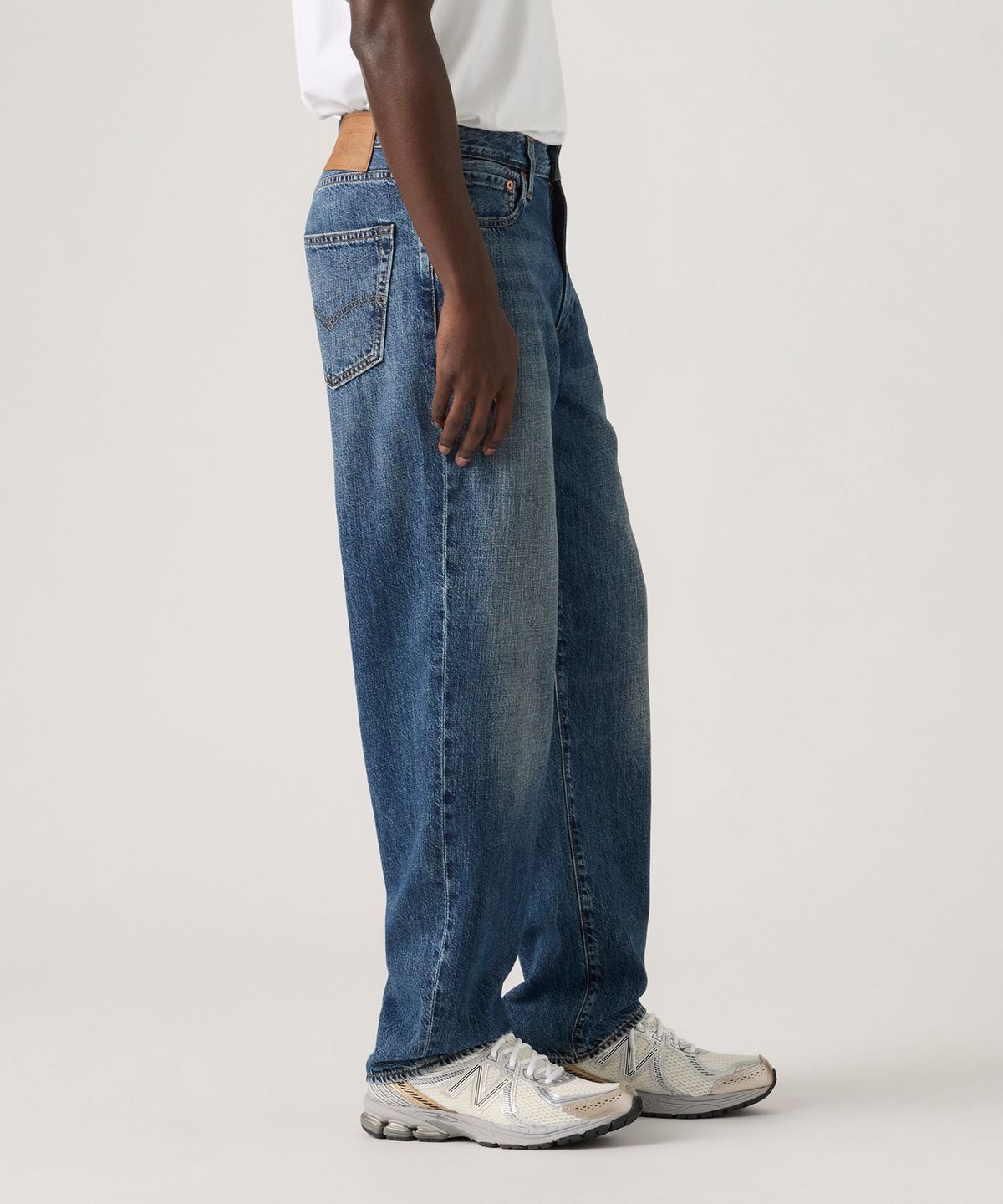 리바이스(LEVI'S) 568™ 루즈 스트레이트 라이트웨이트 진 29037-0140