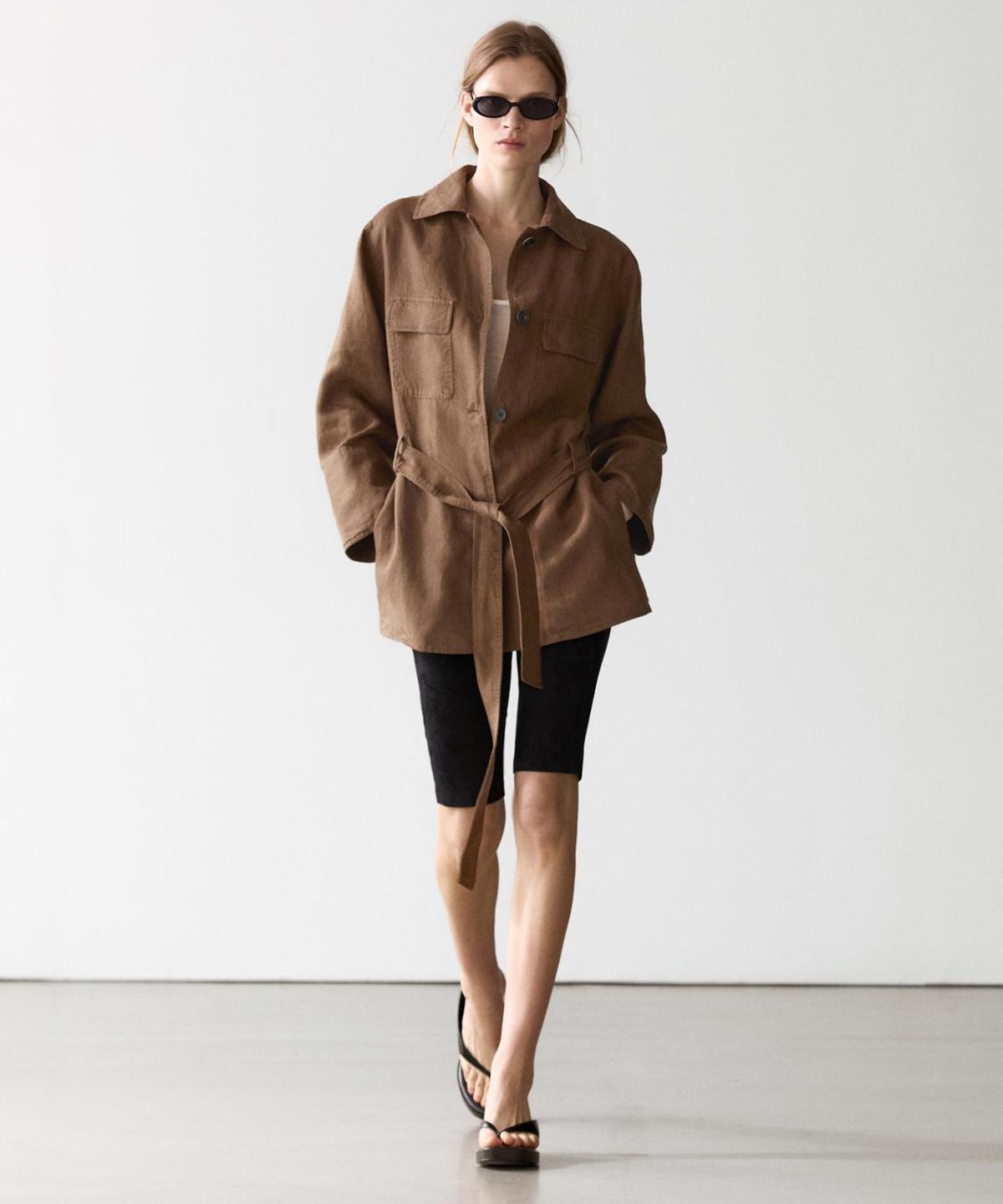 마시모두띠(MASSIMO DUTTI) 벨트 디테일 포켓 린넨 블레이저