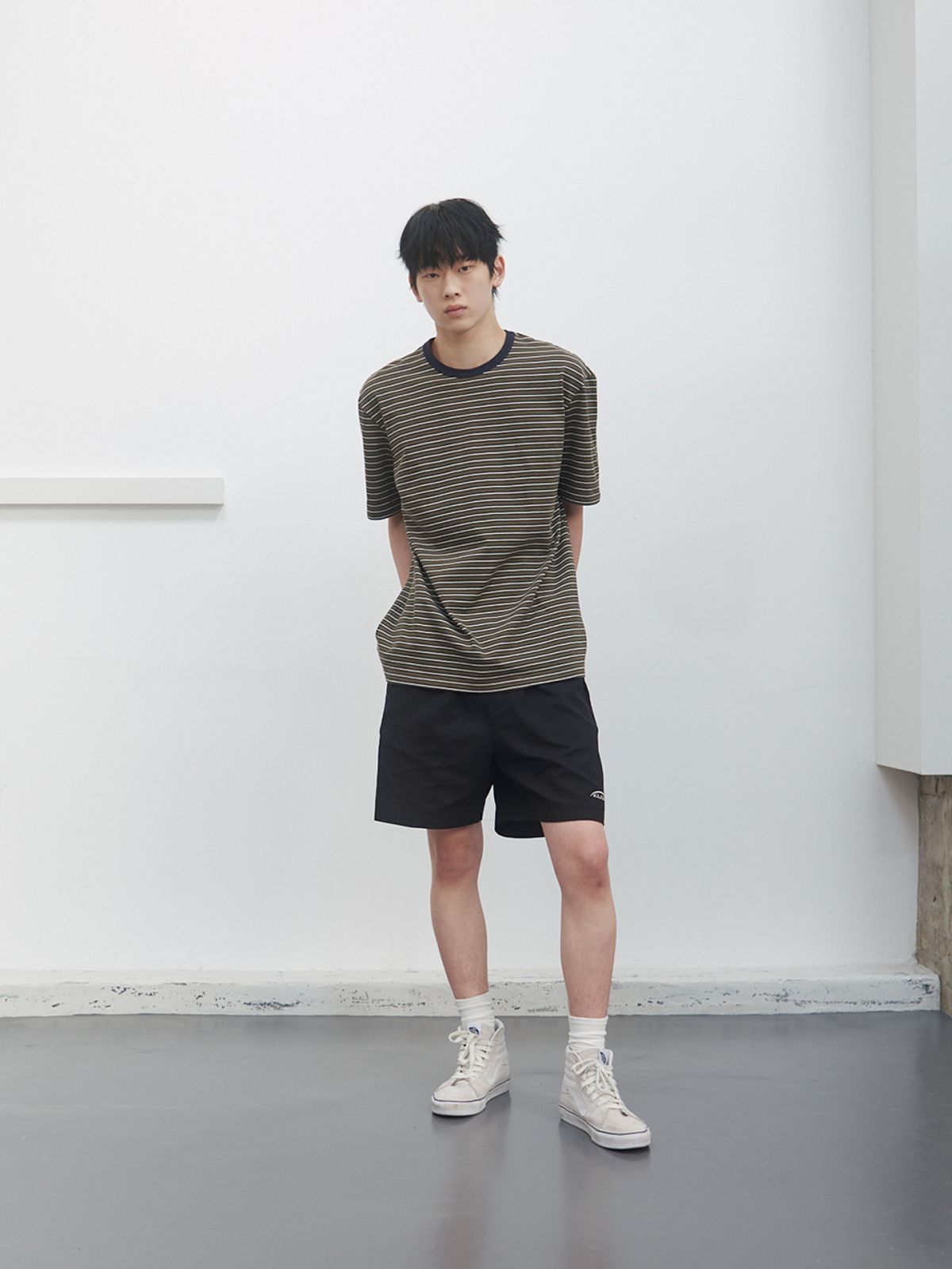 기준 맨(KIJUN MEN) Soft Border Tee Khaki