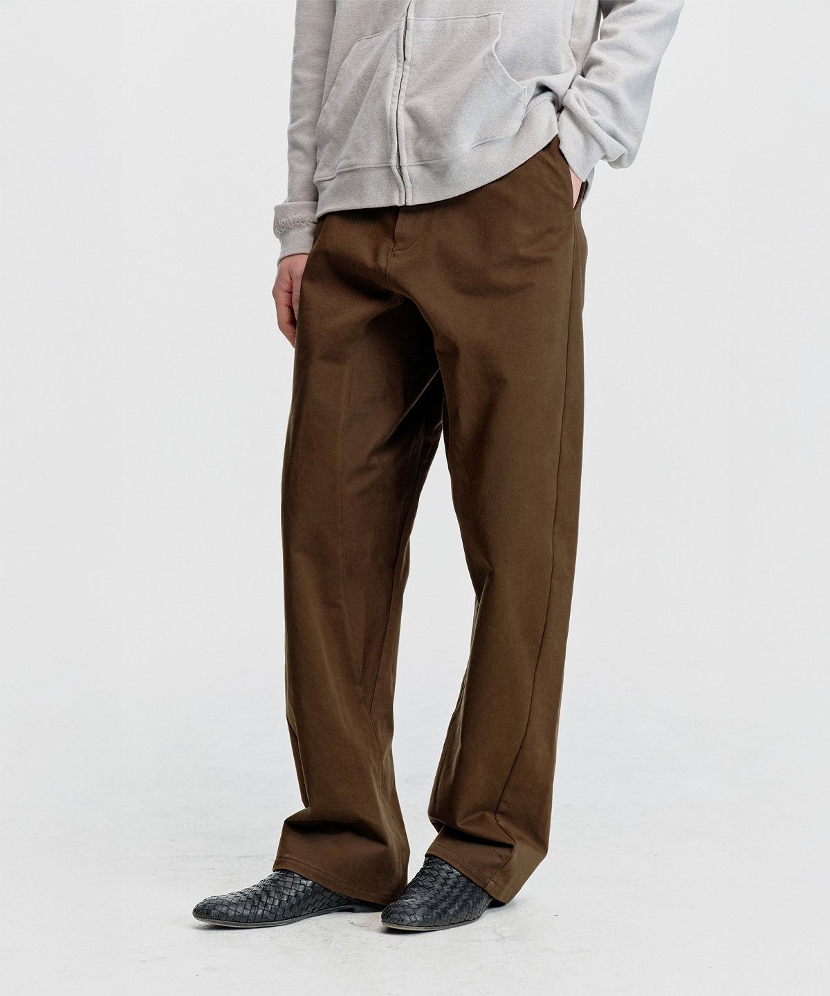서피스에디션(SURFACE EDITION) ACTIVE GUSSET TROUSER BROWN
