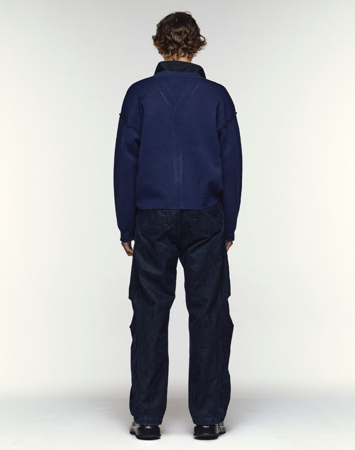 오디너리피플(ORDINARY PEOPLE) RE : HANDMADE CREST DISTRESSED CARDIGAN [NAVY]