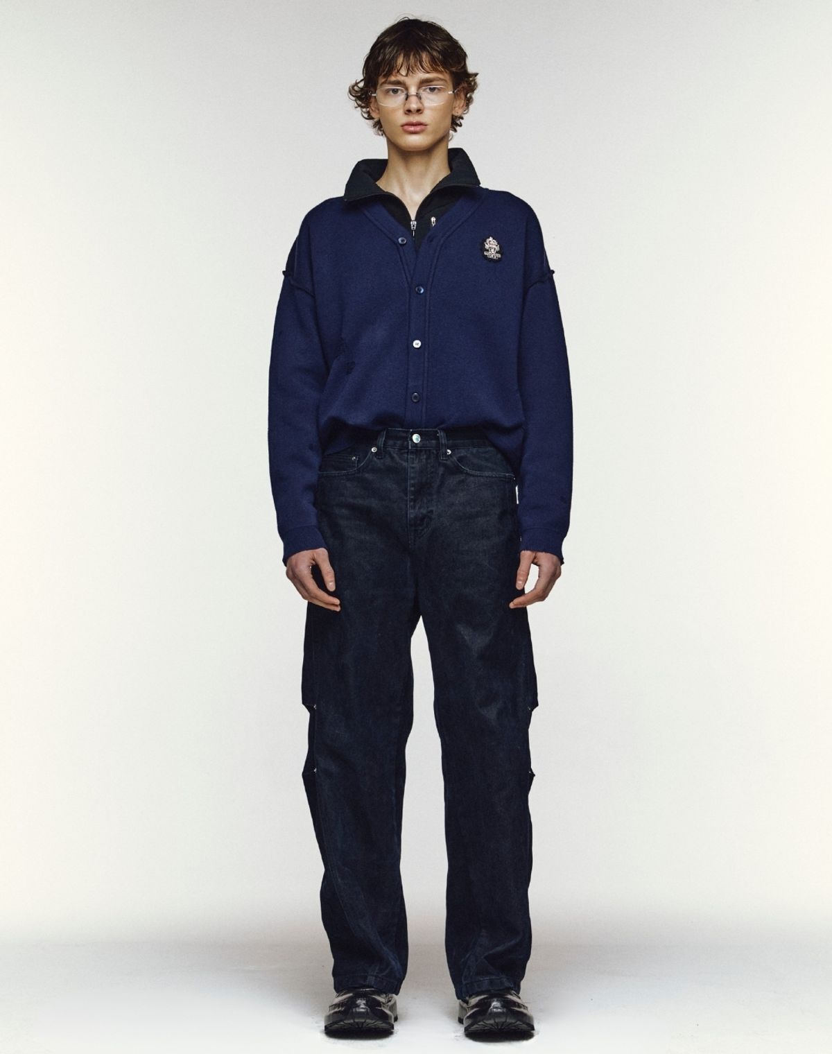 오디너리피플(ORDINARY PEOPLE) RE : HANDMADE CREST DISTRESSED CARDIGAN [NAVY]
