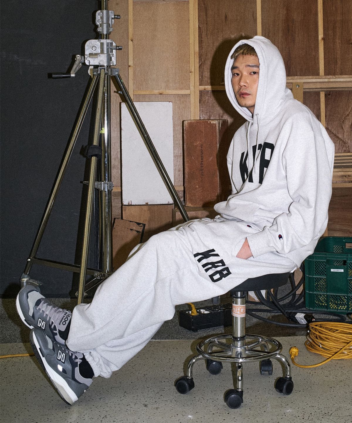 챔피온(CHAMPION) 챔피온 X 콤팩트레코드바 빅 로고 스웨트 팬츠 Light Grey